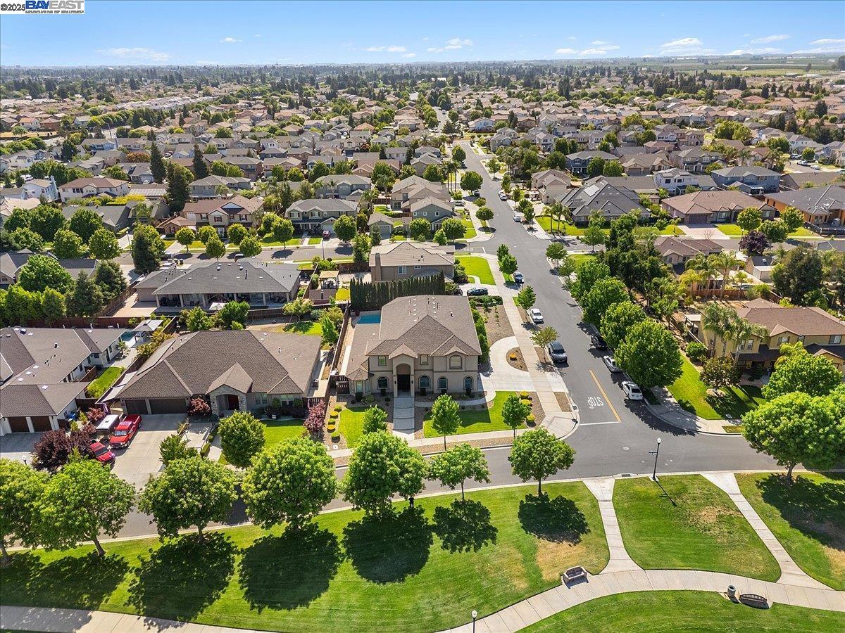 Detail Gallery Image 52 of 54 For 4121 Country Walk Lane, Turlock,  CA 95382 - 4 Beds | 4/1 Baths