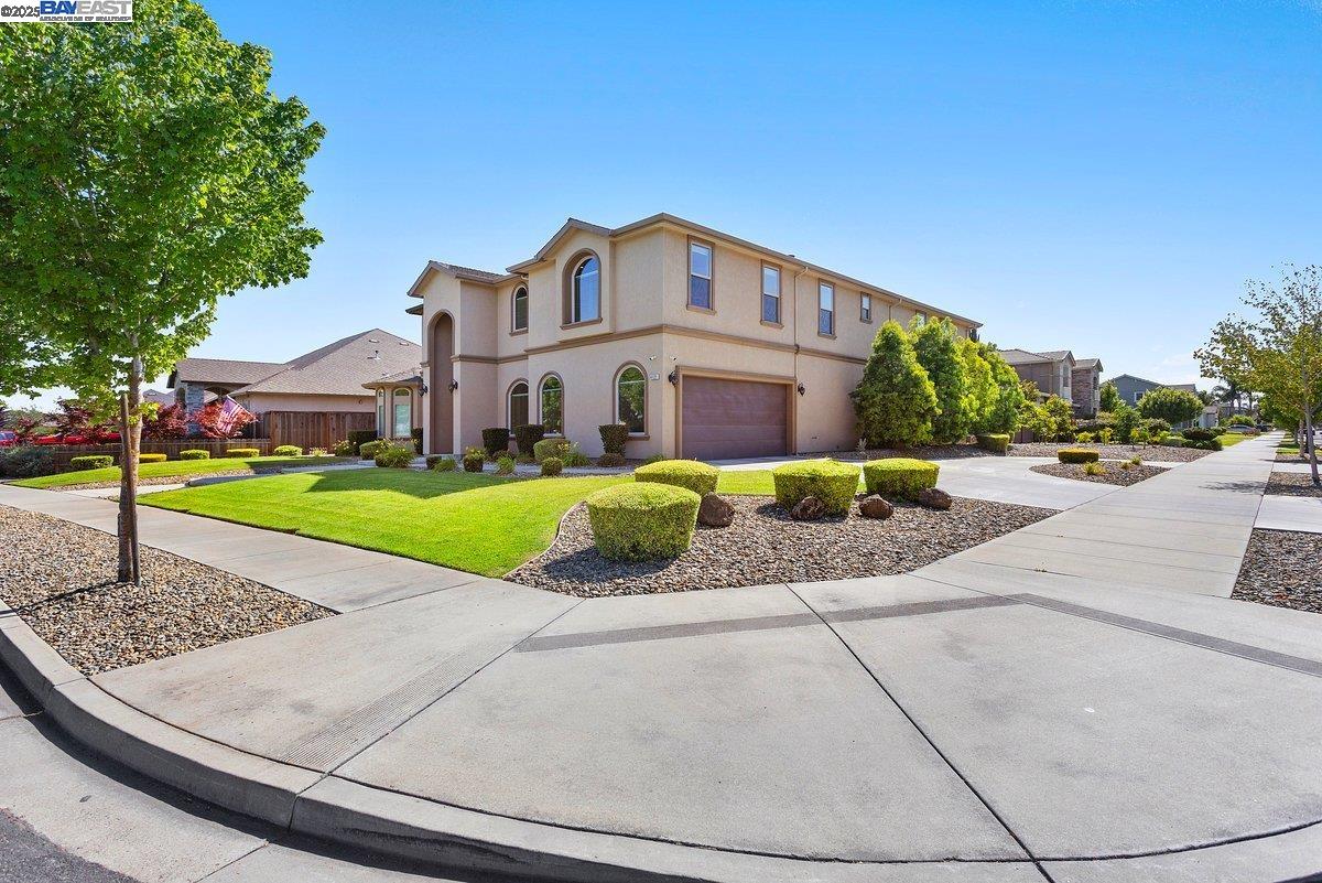 Detail Gallery Image 6 of 54 For 4121 Country Walk Lane, Turlock,  CA 95382 - 4 Beds | 4/1 Baths