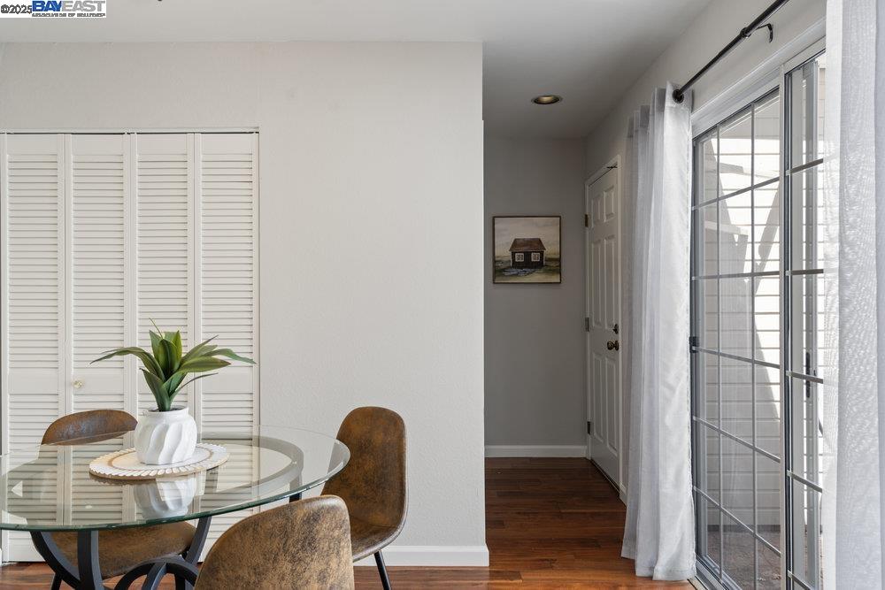 Detail Gallery Image 11 of 28 For 7740 Creekside Dr, Pleasanton,  CA 94588 - 3 Beds | 2/1 Baths
