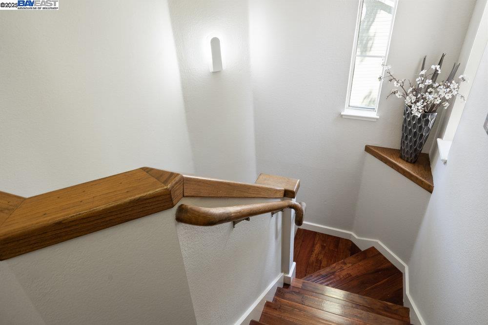 Detail Gallery Image 13 of 28 For 7740 Creekside Dr, Pleasanton,  CA 94588 - 3 Beds | 2/1 Baths