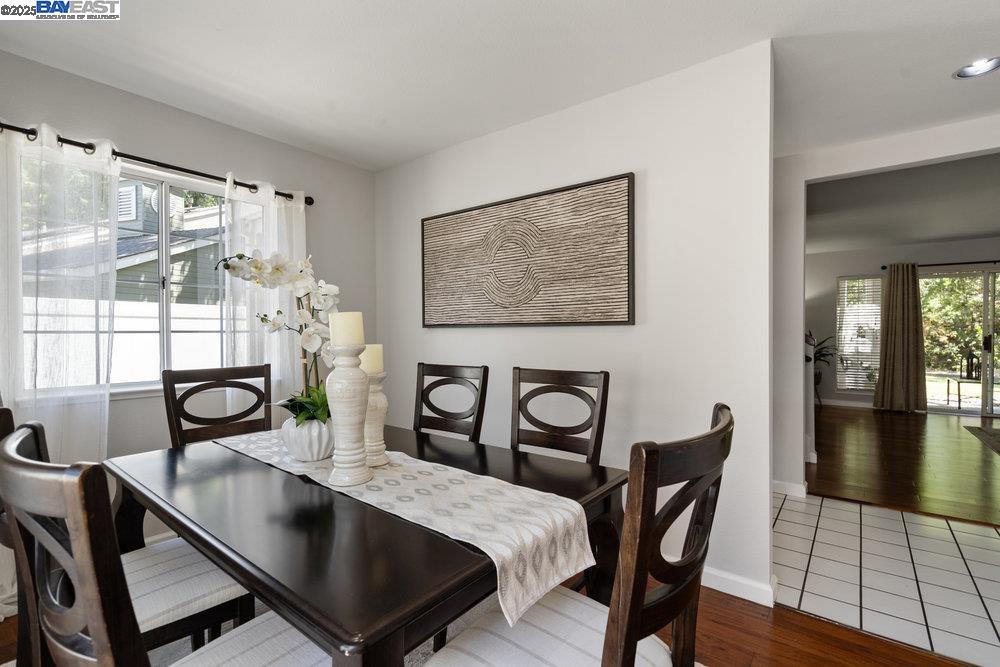 Detail Gallery Image 9 of 28 For 7740 Creekside Dr, Pleasanton,  CA 94588 - 3 Beds | 2/1 Baths