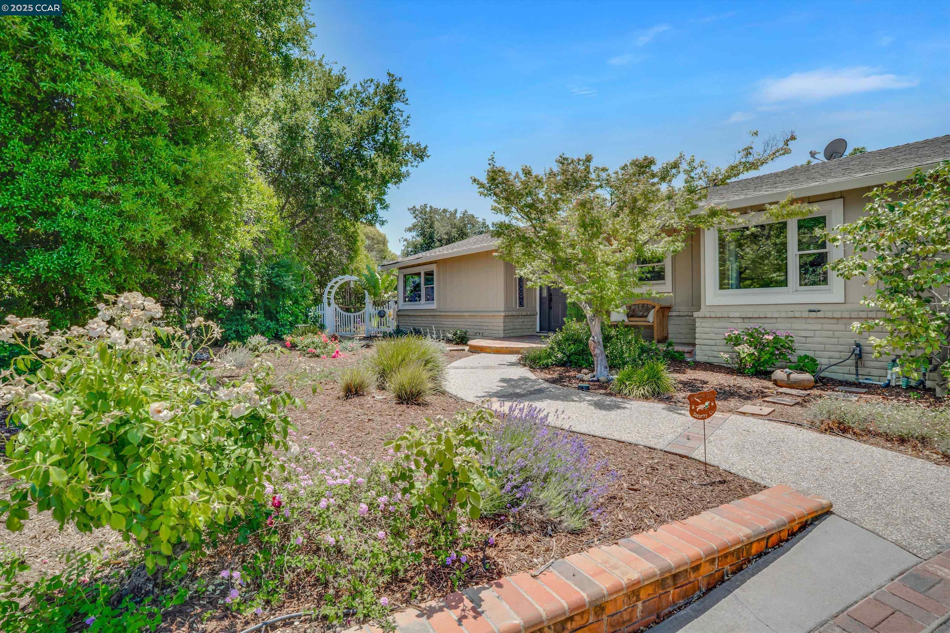 Detail Gallery Image 3 of 60 For 144 Widmar Pl, Clayton,  CA 94517 - 4 Beds | 2/1 Baths