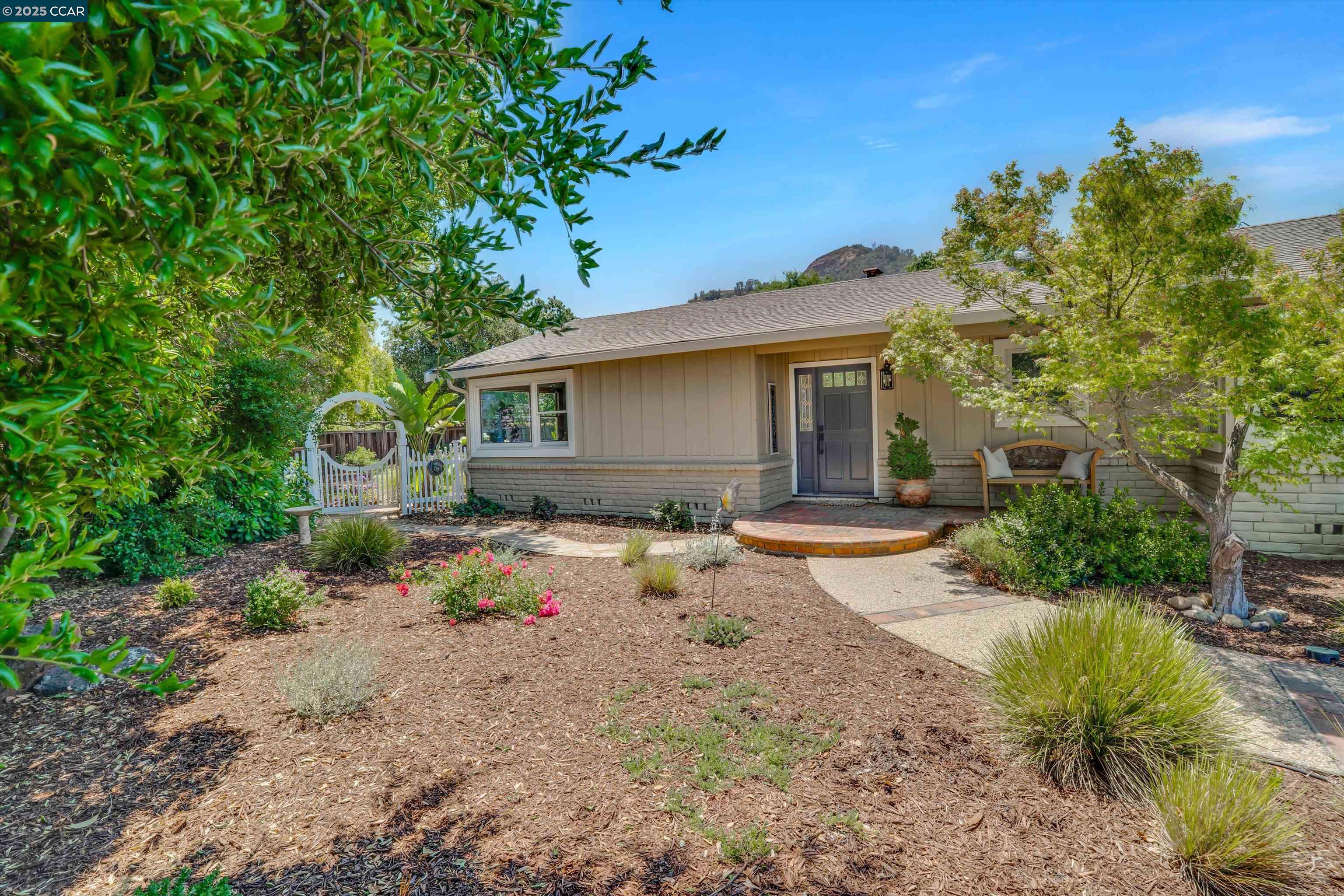 Detail Gallery Image 4 of 60 For 144 Widmar Pl, Clayton,  CA 94517 - 4 Beds | 2/1 Baths
