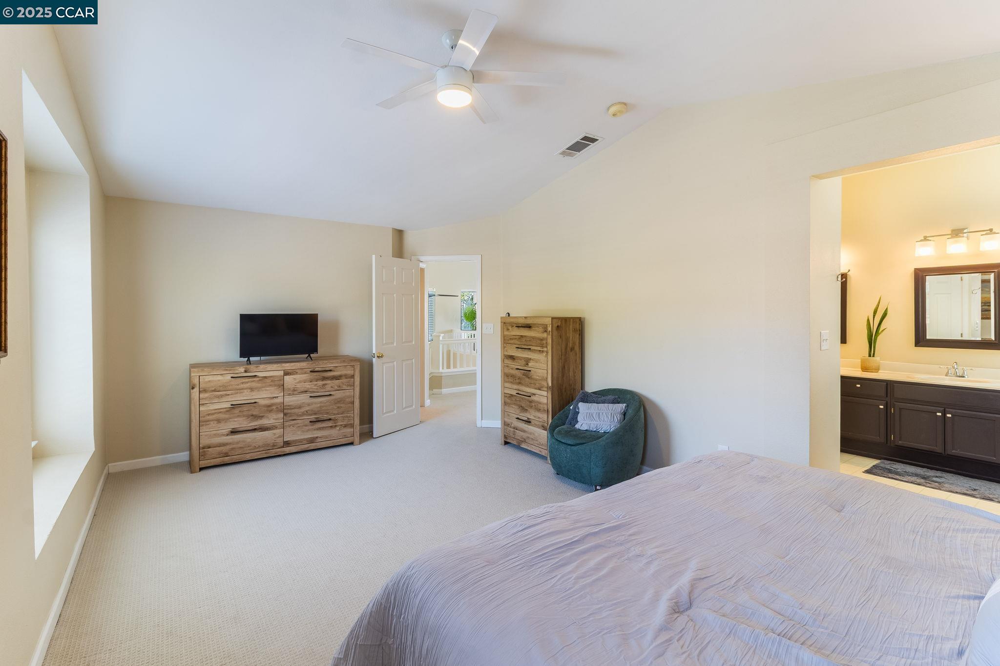 Detail Gallery Image 13 of 39 For 289 Crestview Ave, Martinez,  CA 94553 - 3 Beds | 2/1 Baths