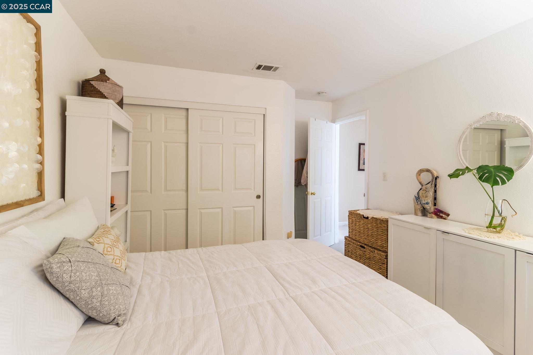 Detail Gallery Image 17 of 39 For 289 Crestview Ave, Martinez,  CA 94553 - 3 Beds | 2/1 Baths