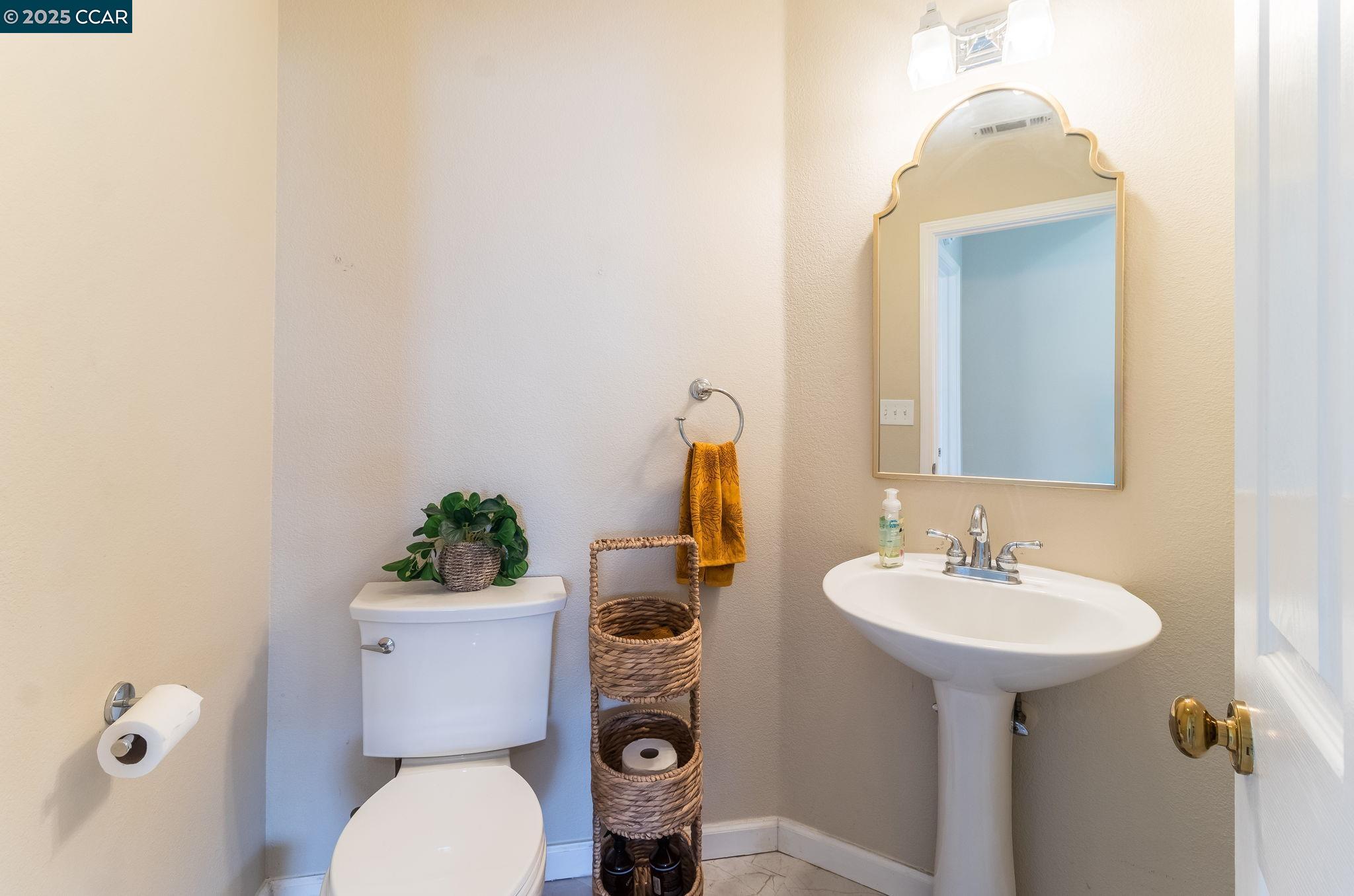 Detail Gallery Image 25 of 39 For 289 Crestview Ave, Martinez,  CA 94553 - 3 Beds | 2/1 Baths