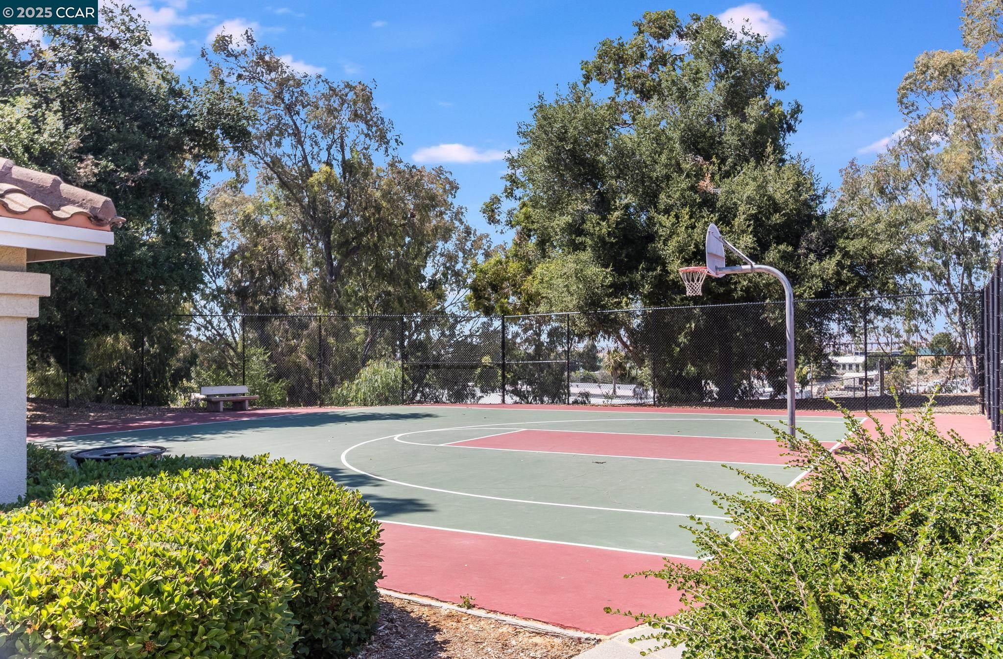 Detail Gallery Image 34 of 39 For 289 Crestview Ave, Martinez,  CA 94553 - 3 Beds | 2/1 Baths