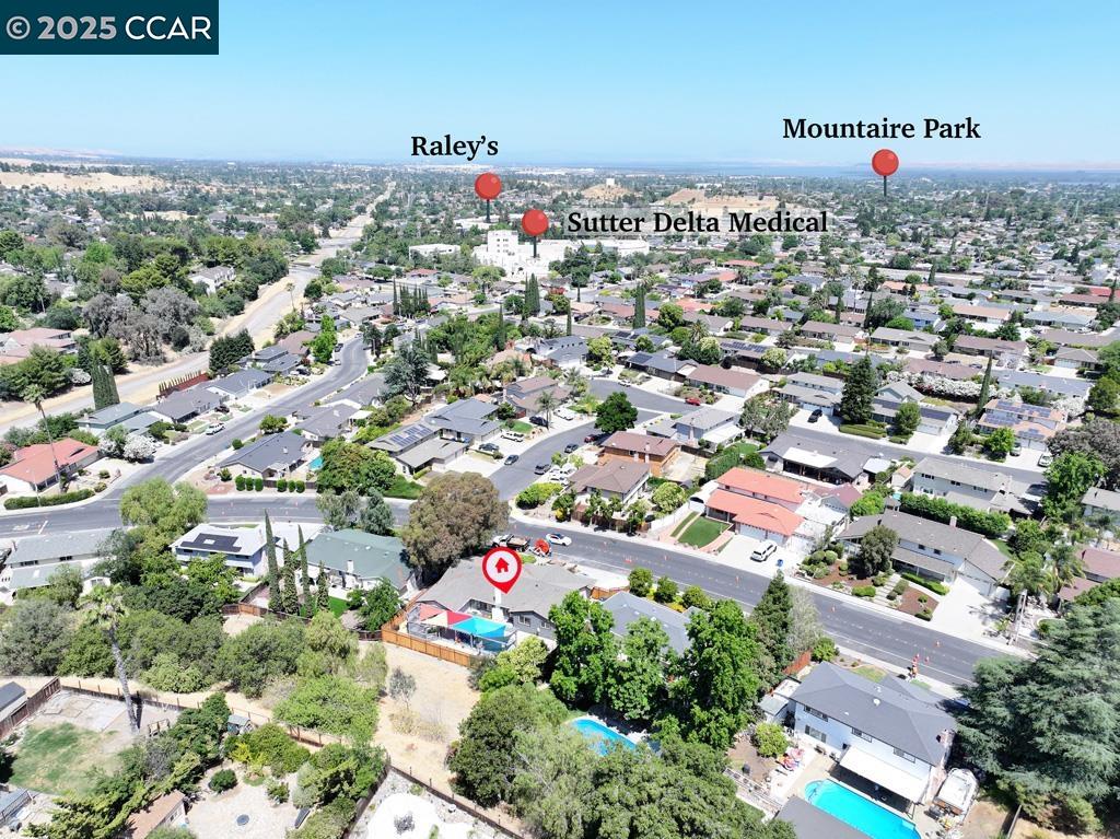 Detail Gallery Image 2 of 43 For 308 Bluerock Drive, Antioch,  CA 94509 - 3 Beds | 2/1 Baths