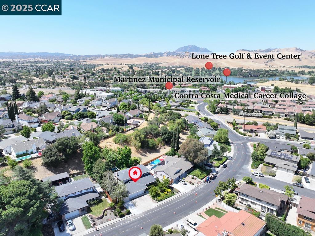 Detail Gallery Image 3 of 43 For 308 Bluerock Drive, Antioch,  CA 94509 - 3 Beds | 2/1 Baths