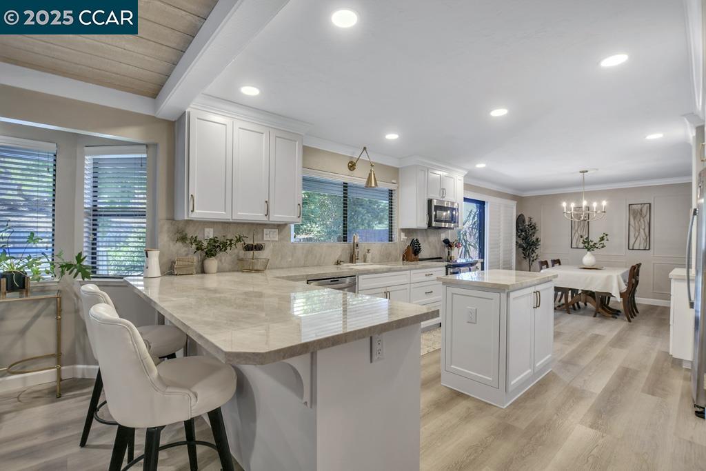 Detail Gallery Image 8 of 43 For 308 Bluerock Drive, Antioch,  CA 94509 - 3 Beds | 2/1 Baths