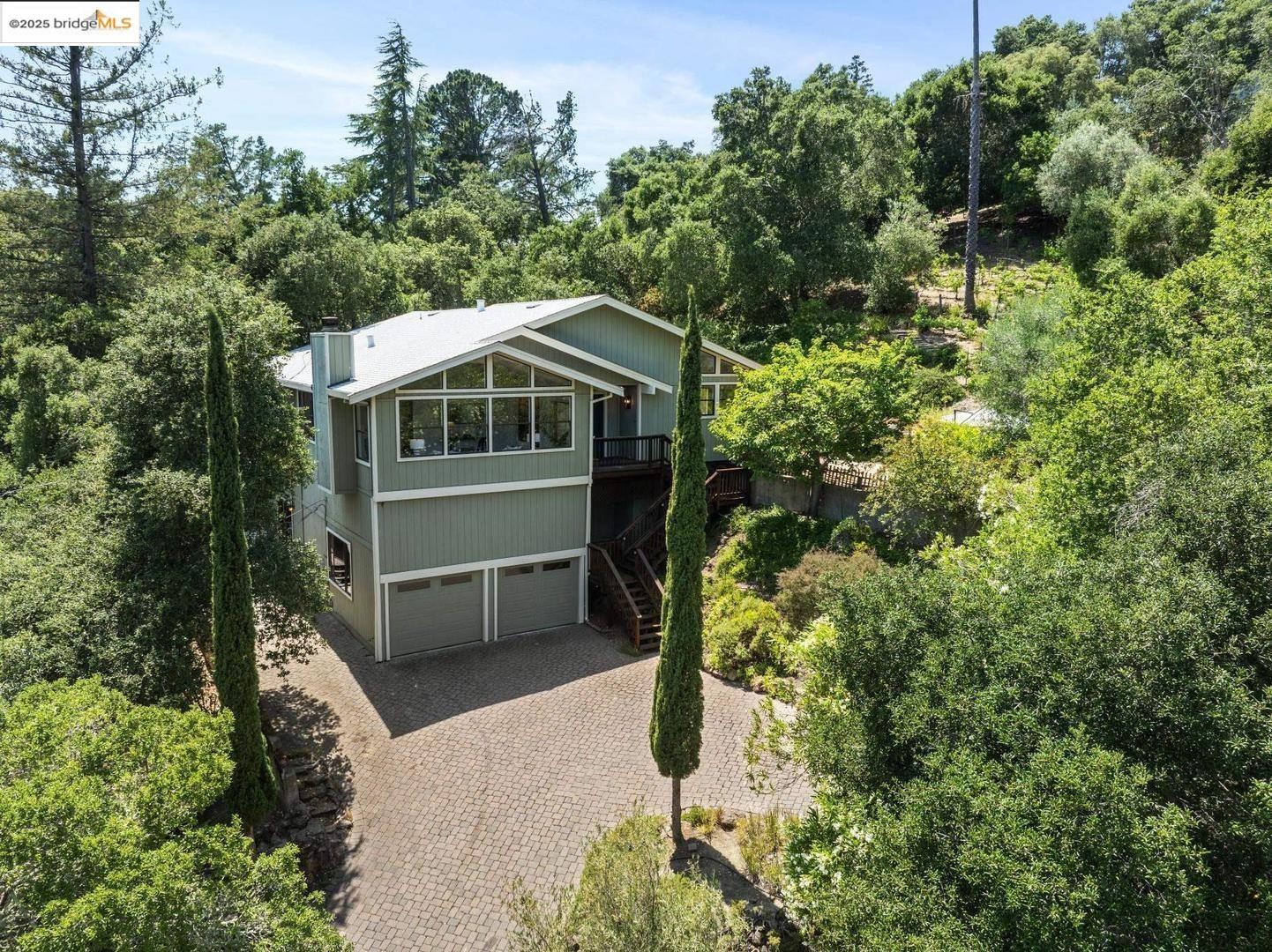 Detail Gallery Image 2 of 52 For 151 La Espiral, Orinda,  CA 94563 - 4 Beds | 2 Baths
