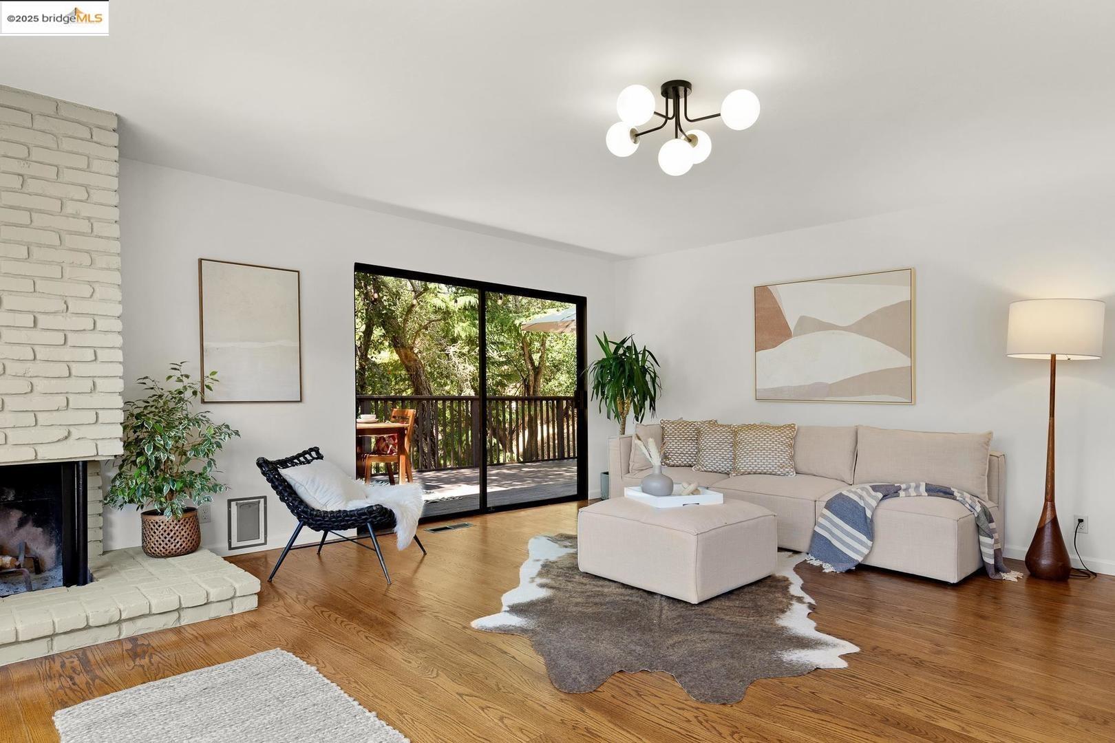 Detail Gallery Image 13 of 52 For 151 La Espiral, Orinda,  CA 94563 - 4 Beds | 2 Baths