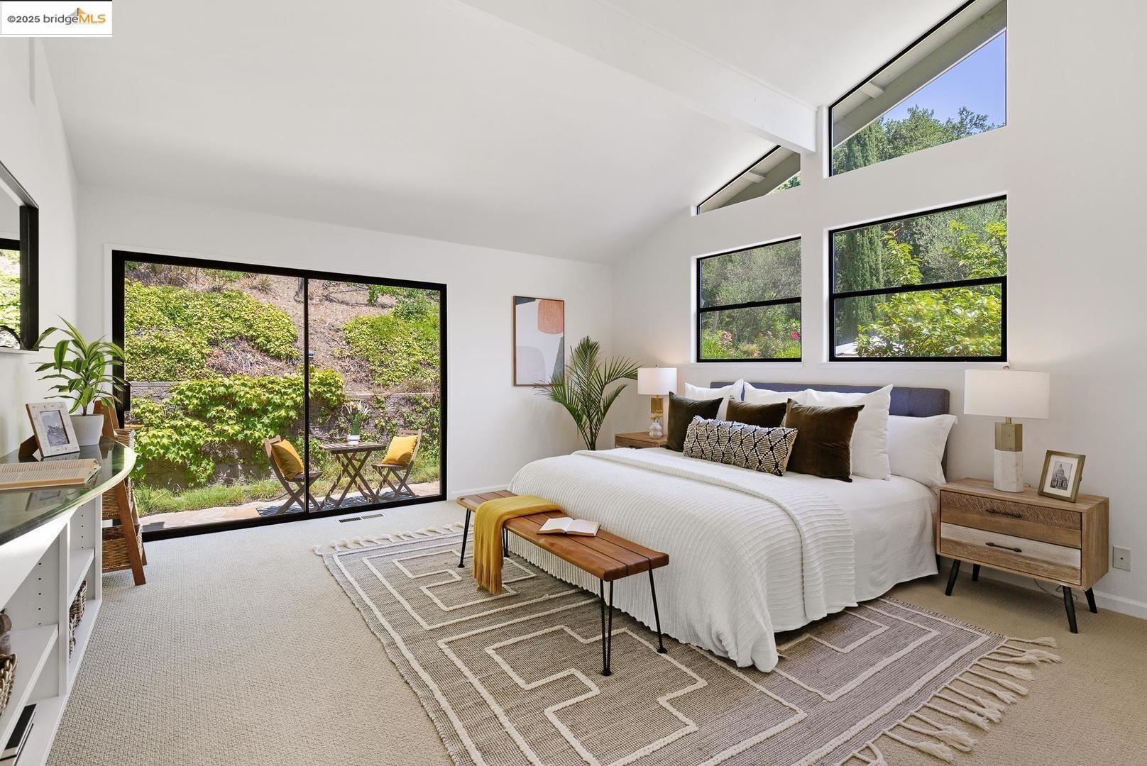 Detail Gallery Image 16 of 52 For 151 La Espiral, Orinda,  CA 94563 - 4 Beds | 2 Baths