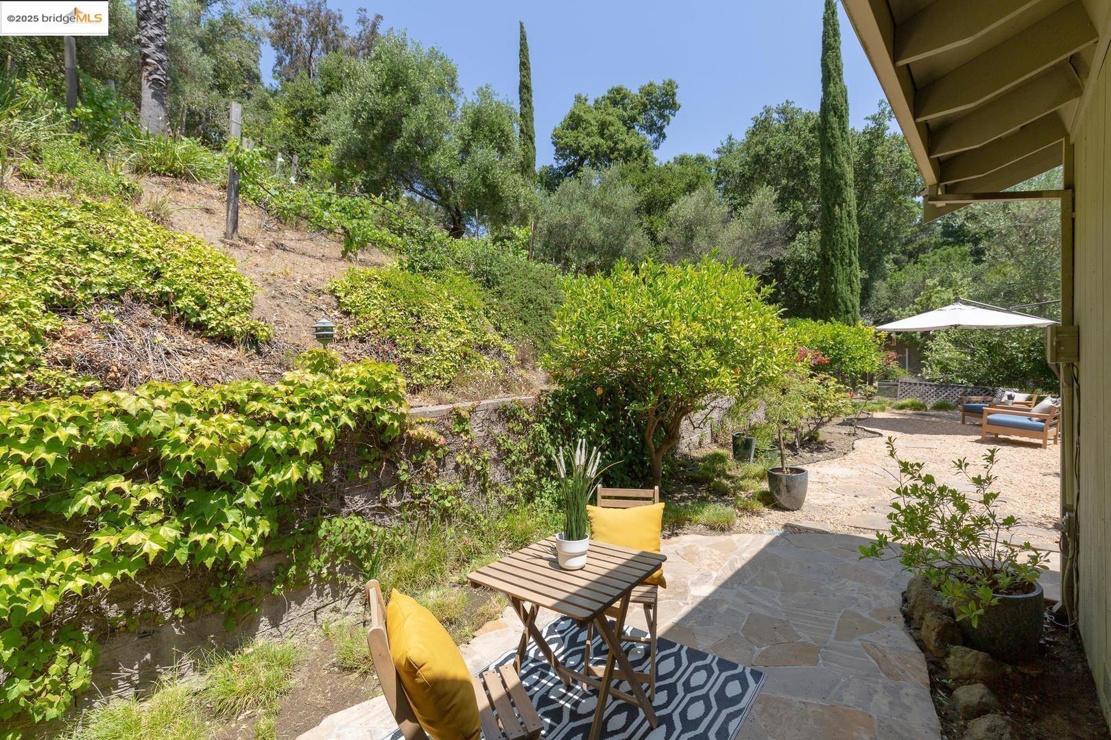 Detail Gallery Image 19 of 52 For 151 La Espiral, Orinda,  CA 94563 - 4 Beds | 2 Baths
