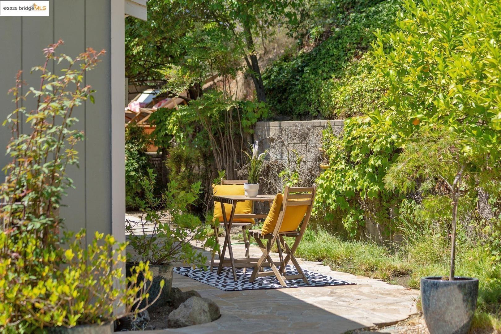 Detail Gallery Image 21 of 52 For 151 La Espiral, Orinda,  CA 94563 - 4 Beds | 2 Baths