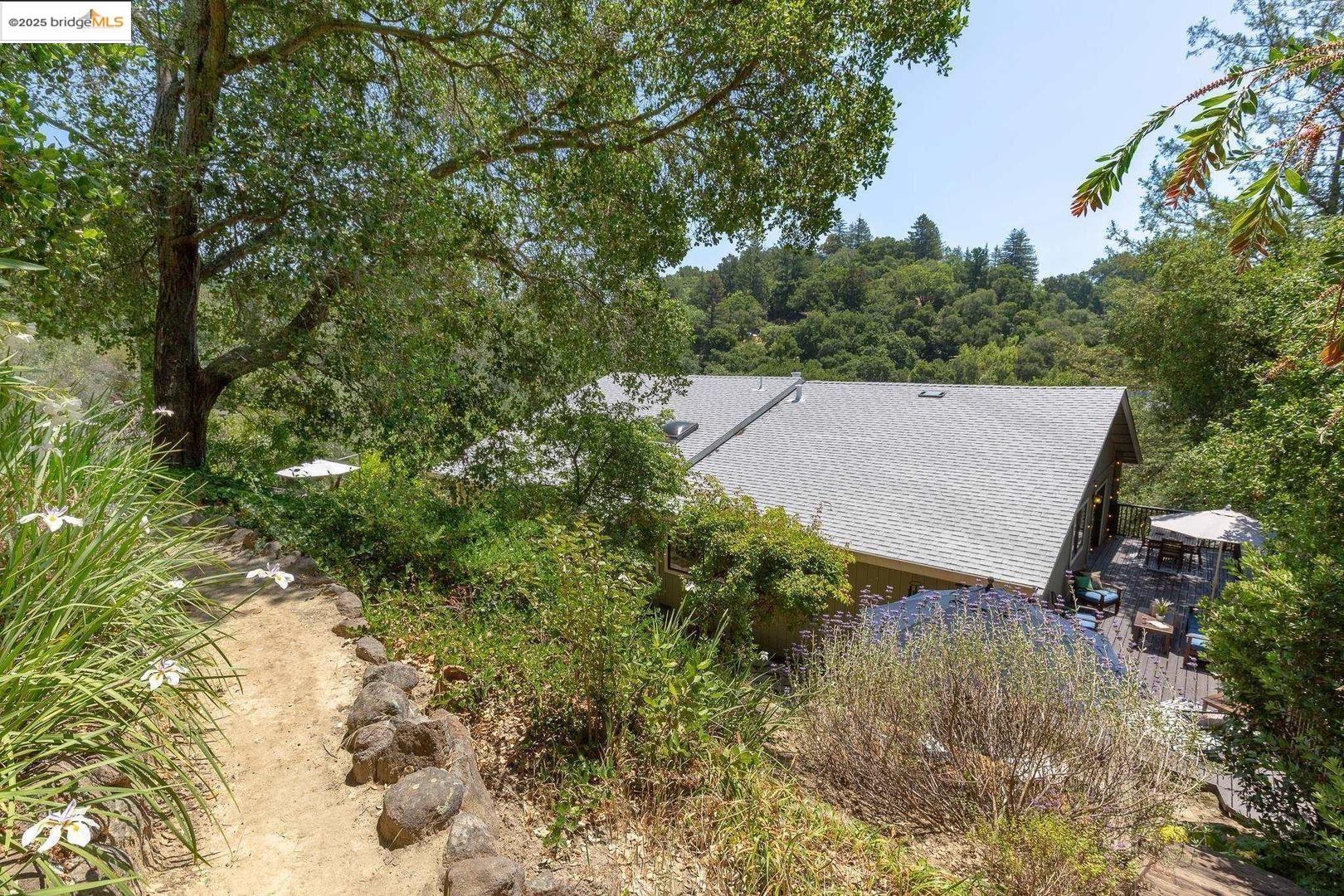 Detail Gallery Image 30 of 52 For 151 La Espiral, Orinda,  CA 94563 - 4 Beds | 2 Baths