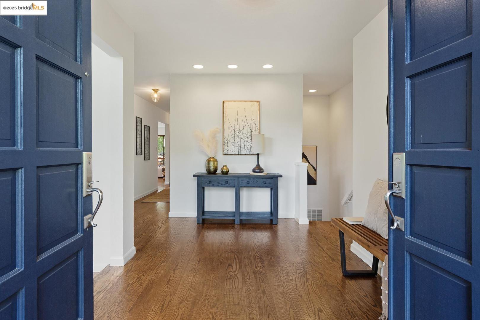 Detail Gallery Image 4 of 52 For 151 La Espiral, Orinda,  CA 94563 - 4 Beds | 2 Baths