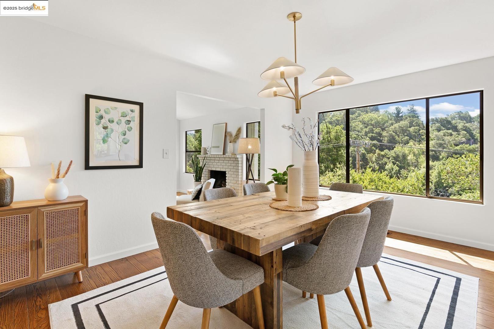 Detail Gallery Image 9 of 52 For 151 La Espiral, Orinda,  CA 94563 - 4 Beds | 2 Baths