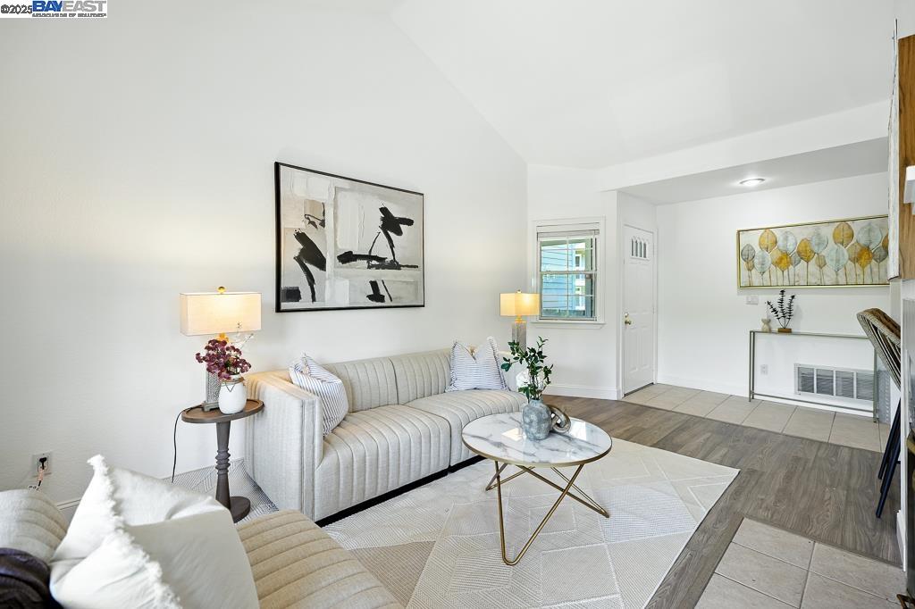 Detail Gallery Image 14 of 52 For 7860 Canyon Meadow Cir #H,  Pleasanton,  CA 94588 - 3 Beds | 2 Baths