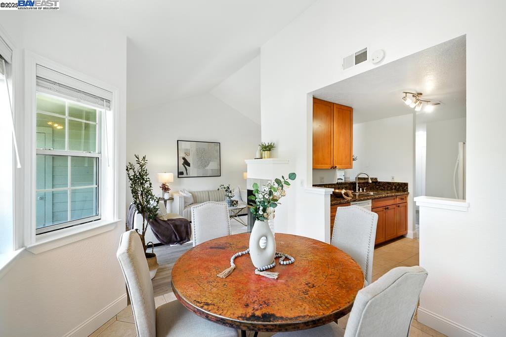 Detail Gallery Image 18 of 52 For 7860 Canyon Meadow Cir #H,  Pleasanton,  CA 94588 - 3 Beds | 2 Baths