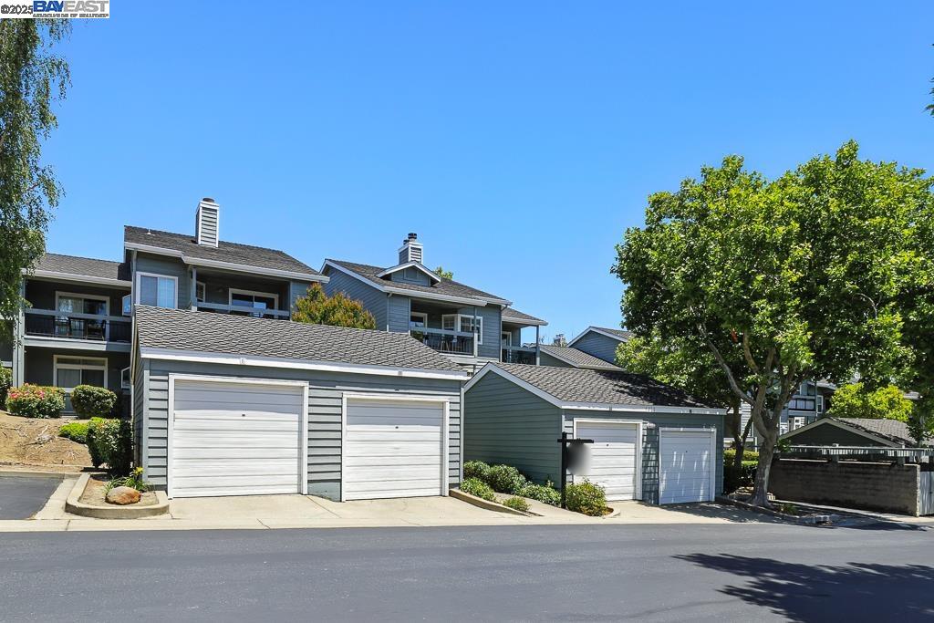 Detail Gallery Image 3 of 52 For 7860 Canyon Meadow Cir #H,  Pleasanton,  CA 94588 - 3 Beds | 2 Baths