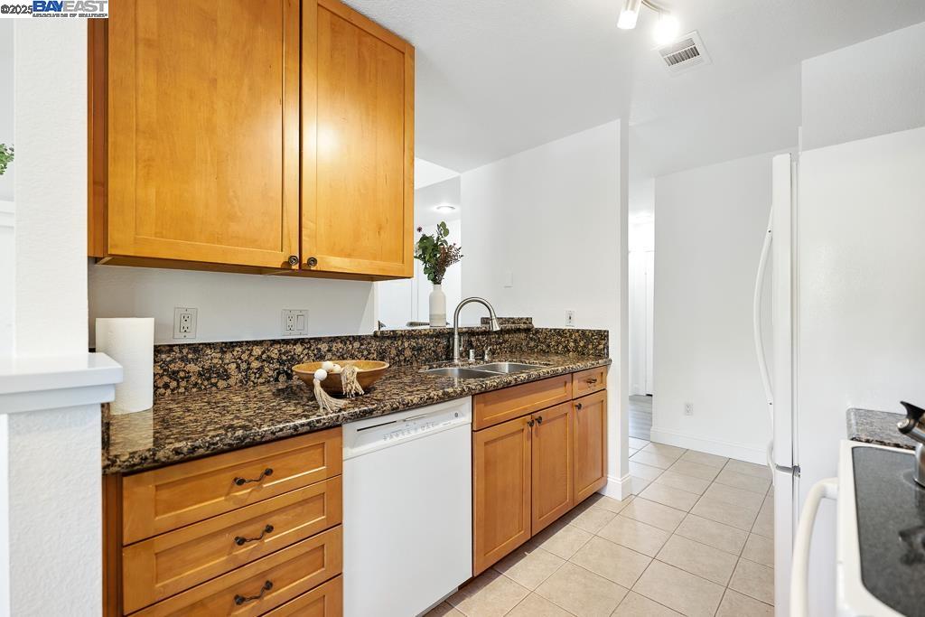 Detail Gallery Image 21 of 52 For 7860 Canyon Meadow Cir #H,  Pleasanton,  CA 94588 - 3 Beds | 2 Baths