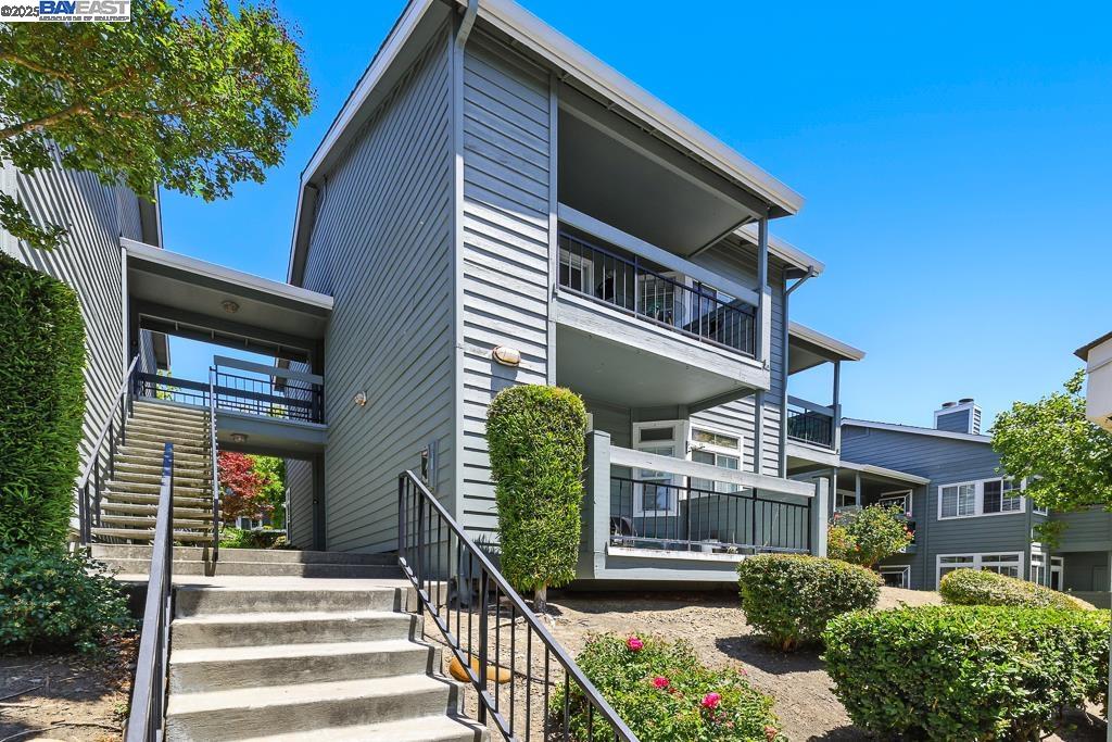 Detail Gallery Image 6 of 52 For 7860 Canyon Meadow Cir #H,  Pleasanton,  CA 94588 - 3 Beds | 2 Baths