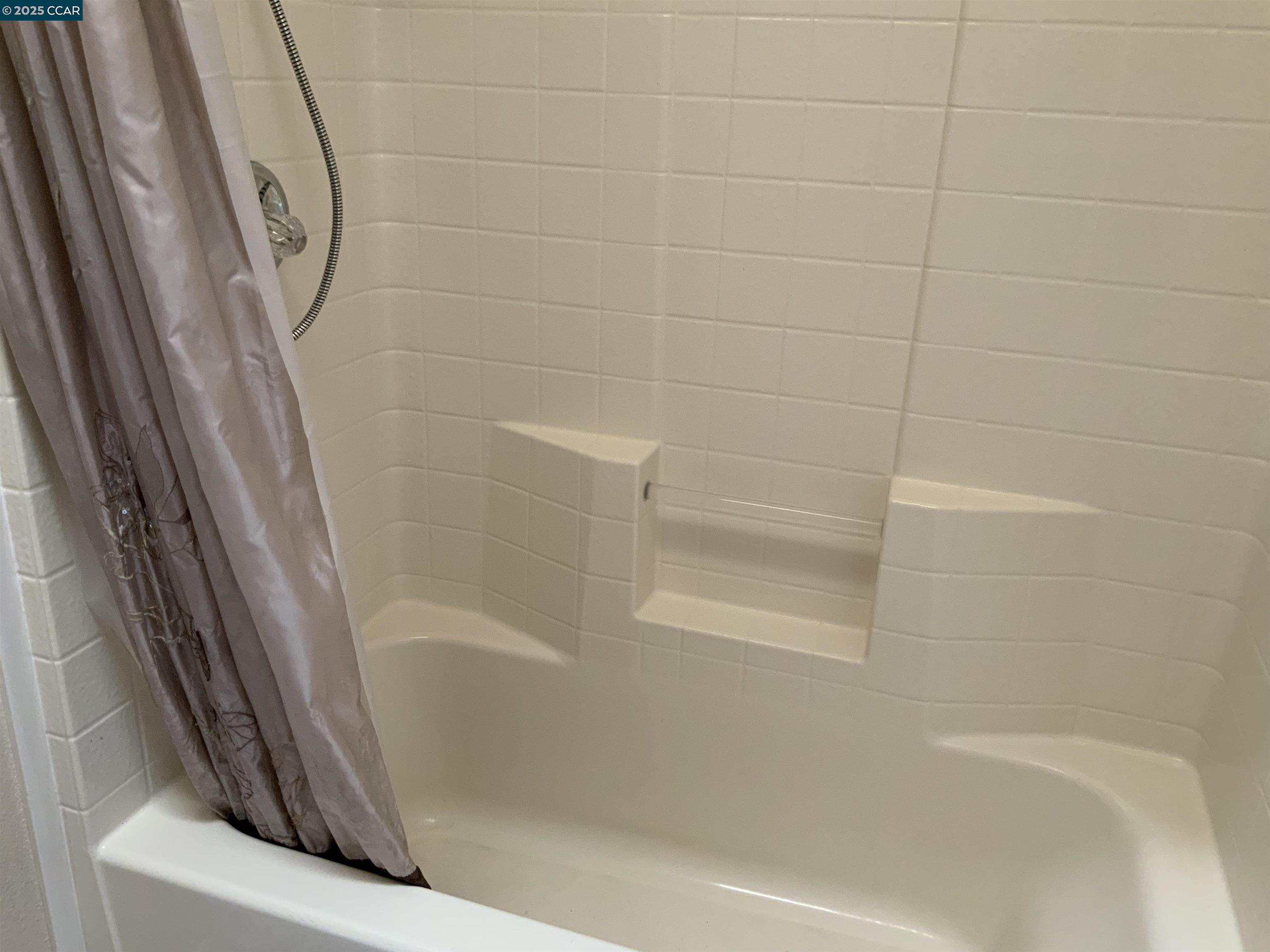 Detail Gallery Image 27 of 52 For 1920 Geneva Ln, Antioch,  CA 94509-0000 - 2 Beds | 2 Baths