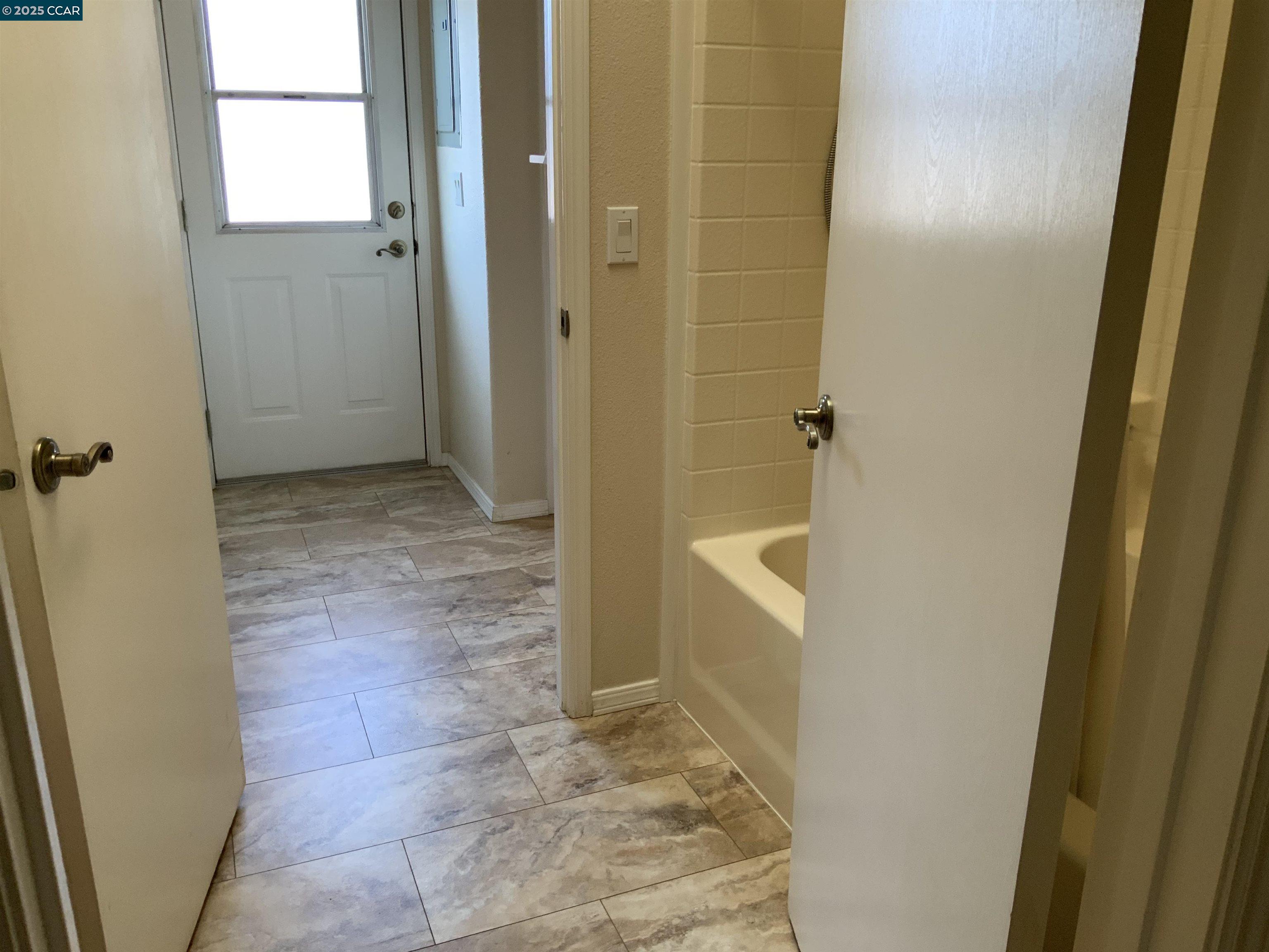 Detail Gallery Image 30 of 52 For 1920 Geneva Ln, Antioch,  CA 94509-0000 - 2 Beds | 2 Baths