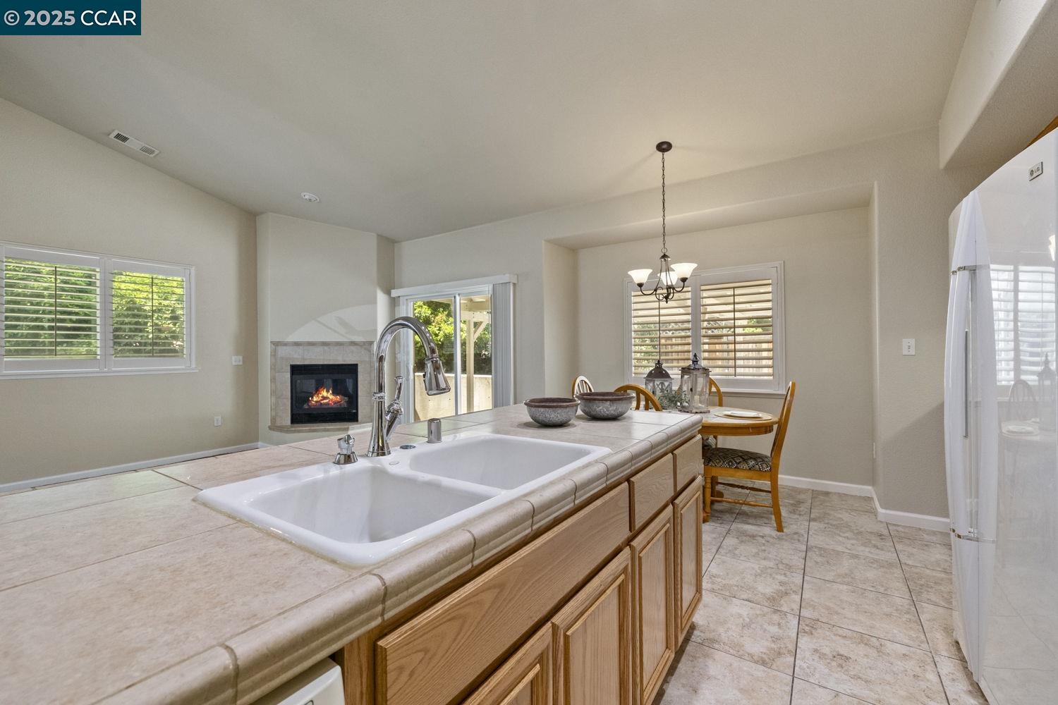 Detail Gallery Image 14 of 34 For 395 N Arbona Cir, Sonora,  CA 95370 - 4 Beds | 2 Baths