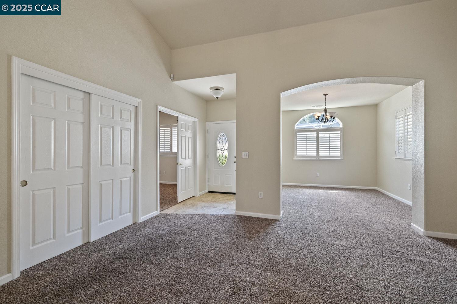 Detail Gallery Image 4 of 34 For 395 N Arbona Cir, Sonora,  CA 95370 - 4 Beds | 2 Baths