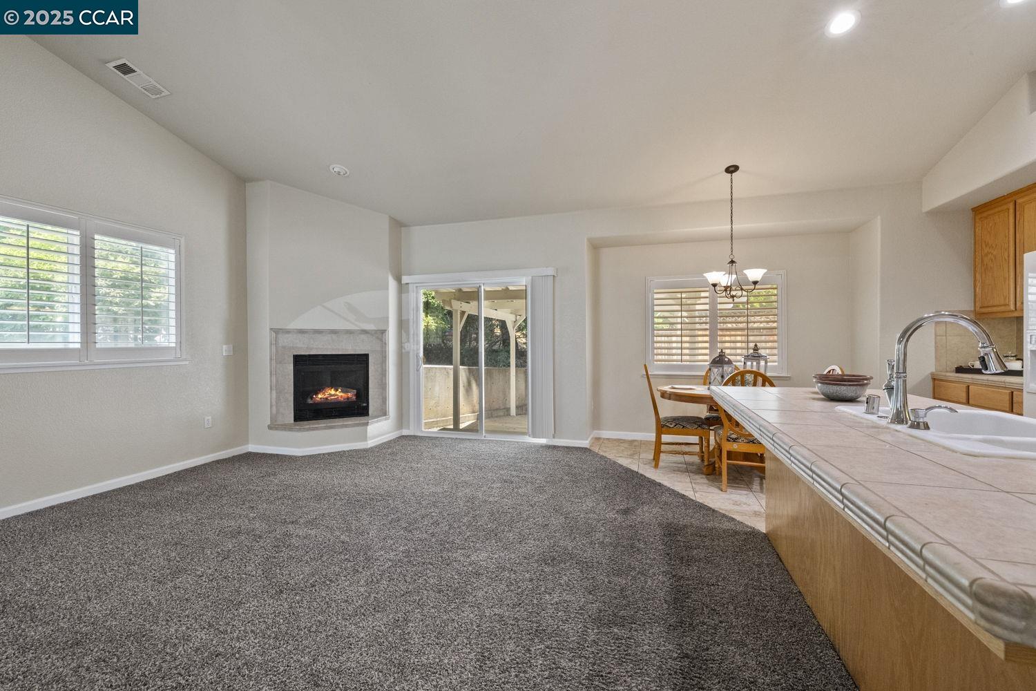 Detail Gallery Image 9 of 34 For 395 N Arbona Cir, Sonora,  CA 95370 - 4 Beds | 2 Baths