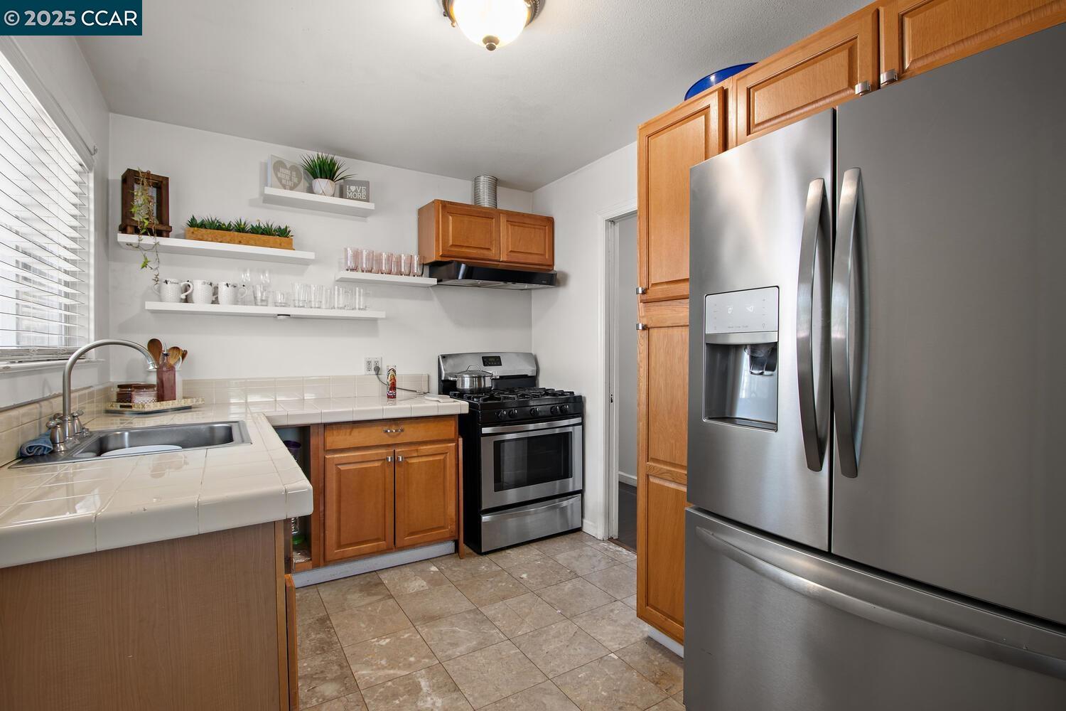 Detail Gallery Image 11 of 29 For 1214 Sereno Dr, Vallejo,  CA 94589 - 3 Beds | 1 Baths