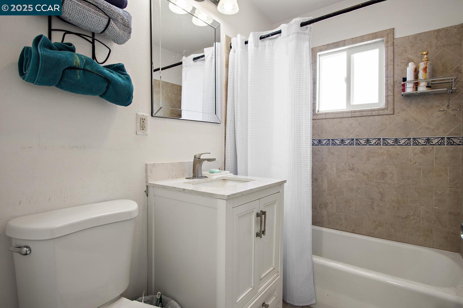 Detail Gallery Image 19 of 29 For 1214 Sereno Dr, Vallejo,  CA 94589 - 3 Beds | 1 Baths