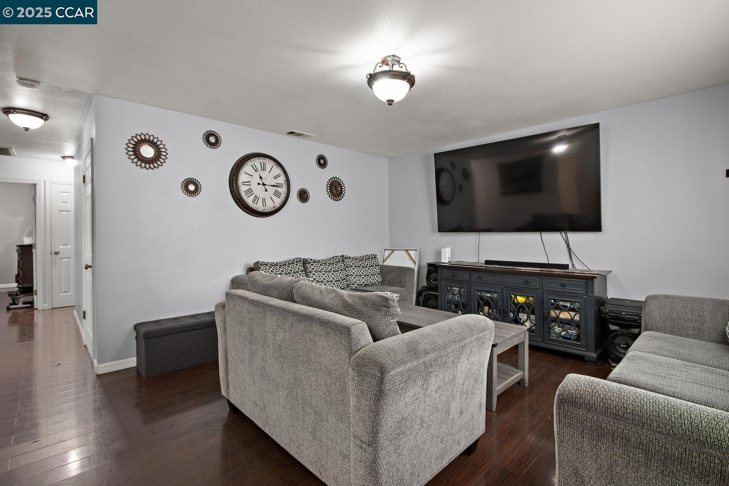 Detail Gallery Image 4 of 29 For 1214 Sereno Dr, Vallejo,  CA 94589 - 3 Beds | 1 Baths