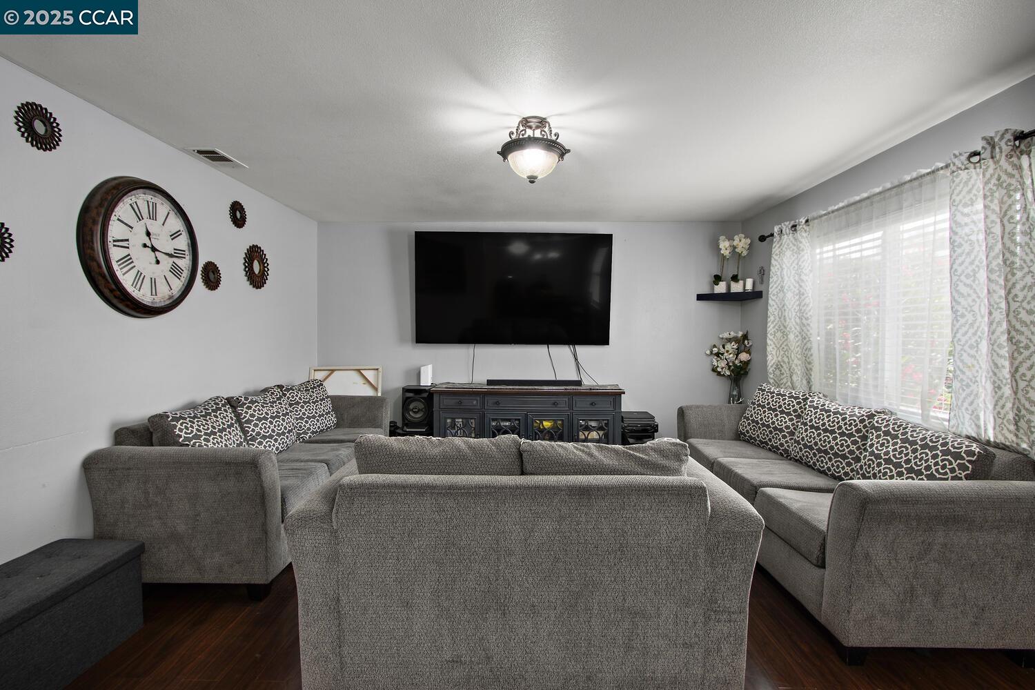 Detail Gallery Image 5 of 29 For 1214 Sereno Dr, Vallejo,  CA 94589 - 3 Beds | 1 Baths