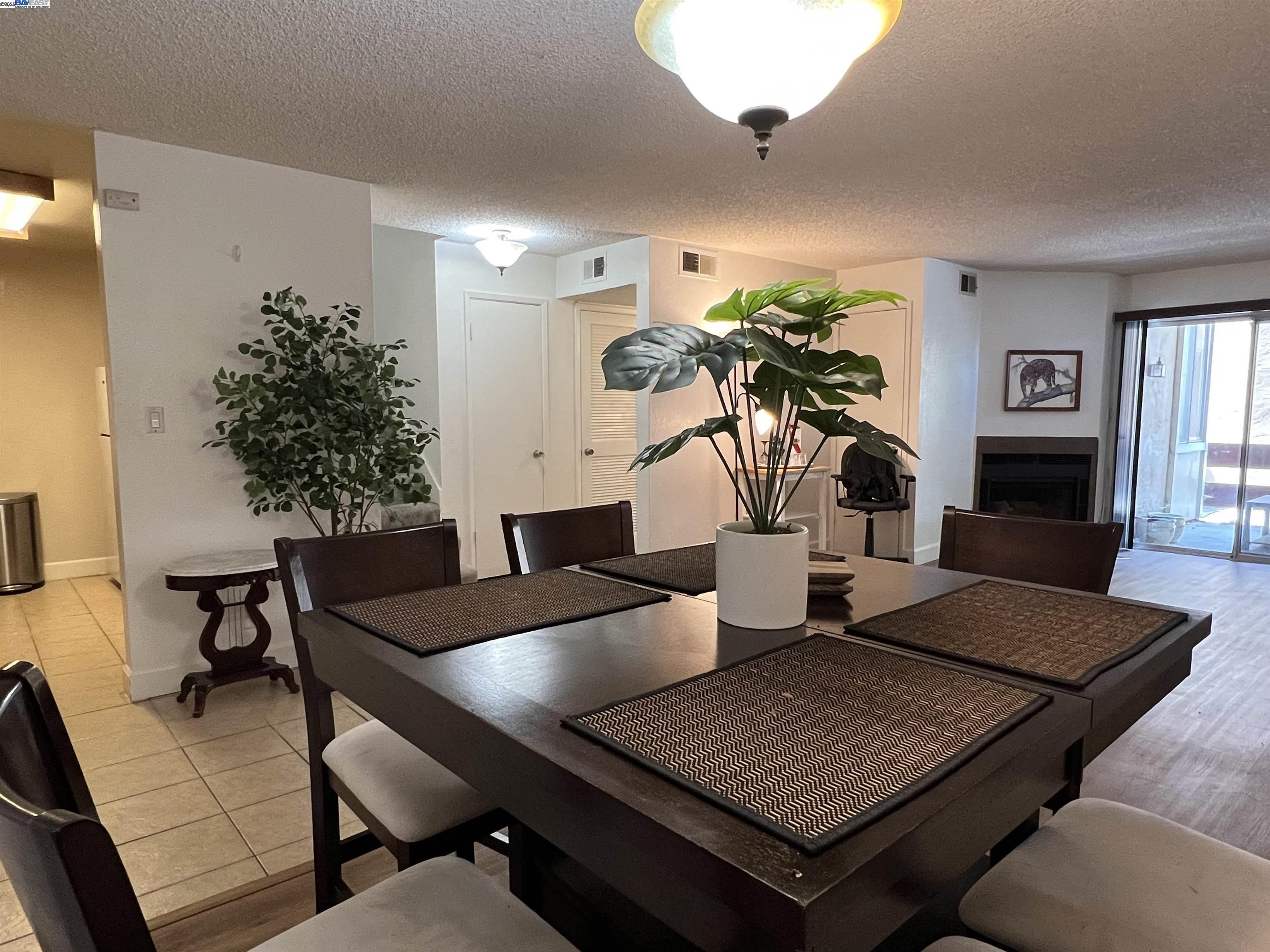Photo #2: 41100541 Listing: Photo #2