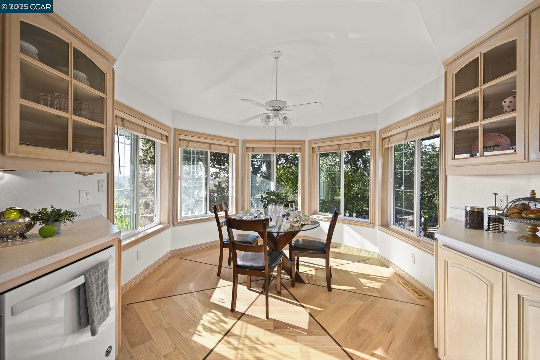 Detail Gallery Image 14 of 34 For 576 Best Rd, Pleasant Hill,  CA 94523 - 4 Beds | 3/1 Baths