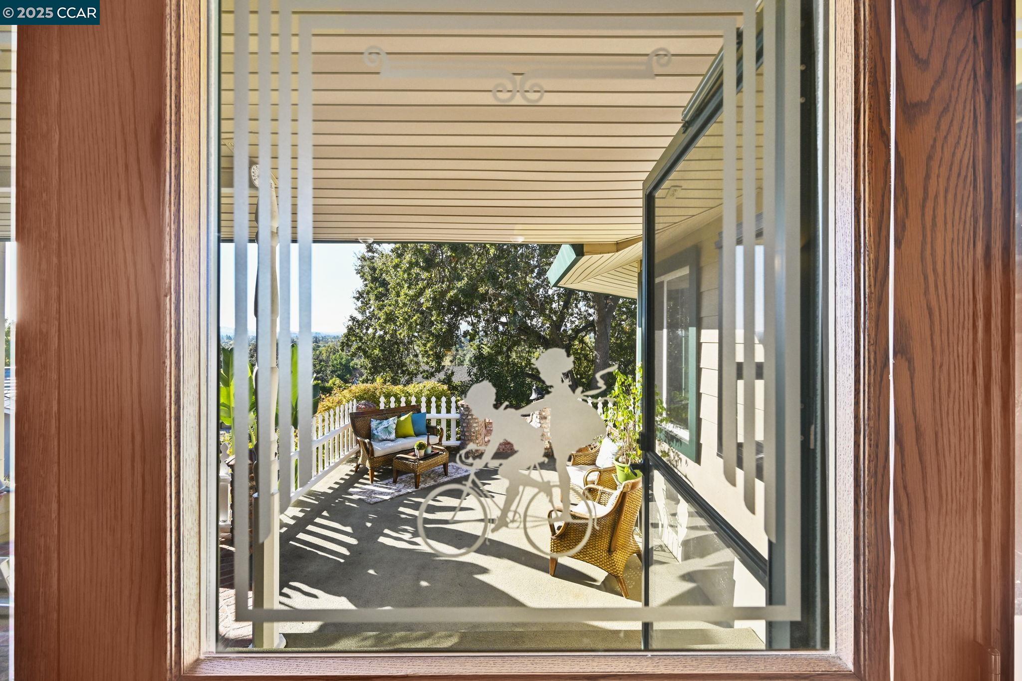 Detail Gallery Image 6 of 34 For 576 Best Rd, Pleasant Hill,  CA 94523 - 4 Beds | 3/1 Baths