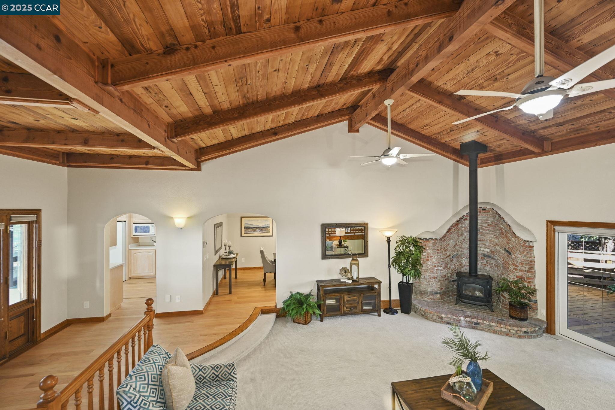 Detail Gallery Image 8 of 34 For 576 Best Rd, Pleasant Hill,  CA 94523 - 4 Beds | 3/1 Baths