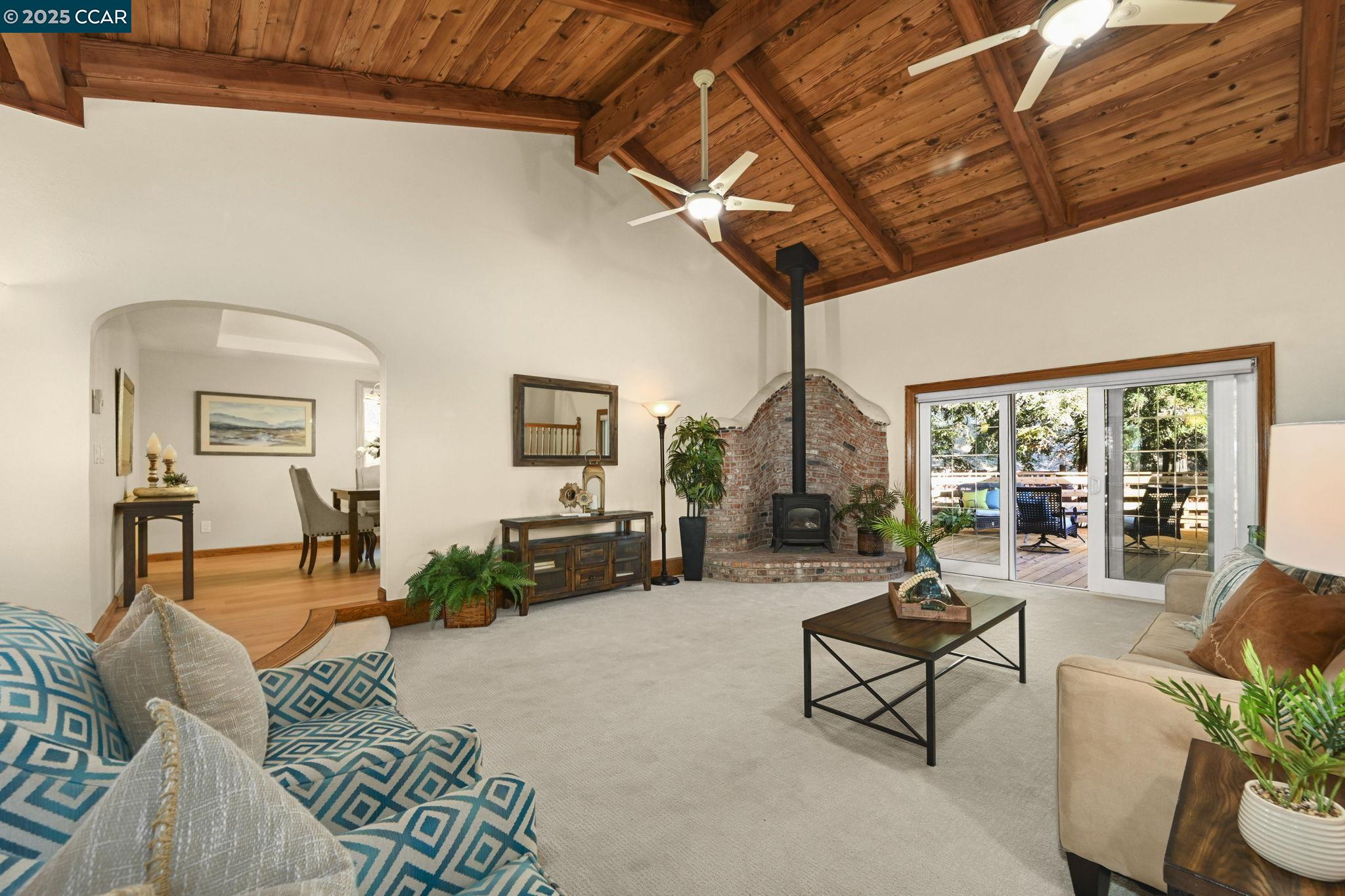 Detail Gallery Image 10 of 34 For 576 Best Rd, Pleasant Hill,  CA 94523 - 4 Beds | 3/1 Baths