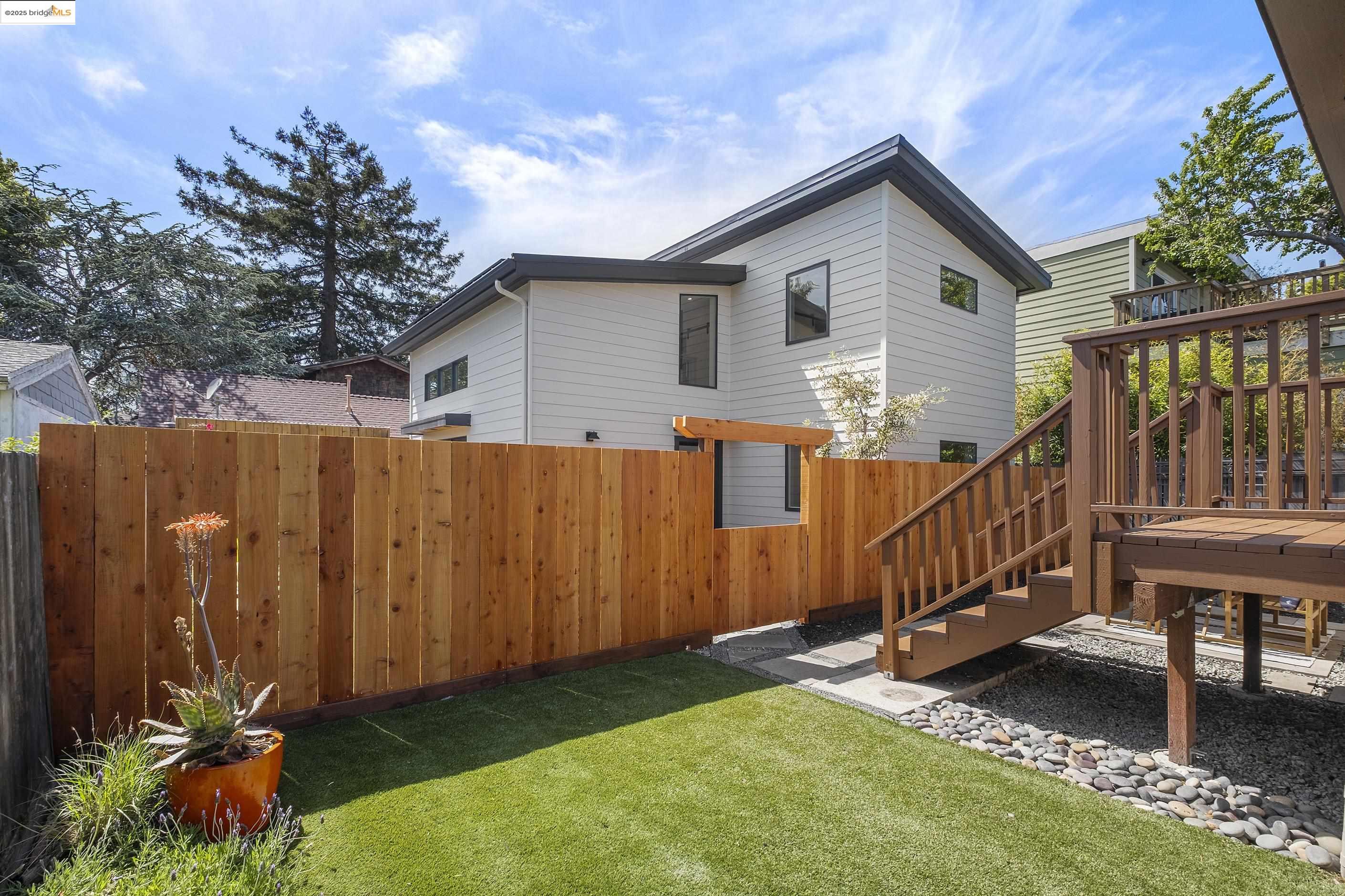 2514-2516 Mathews St