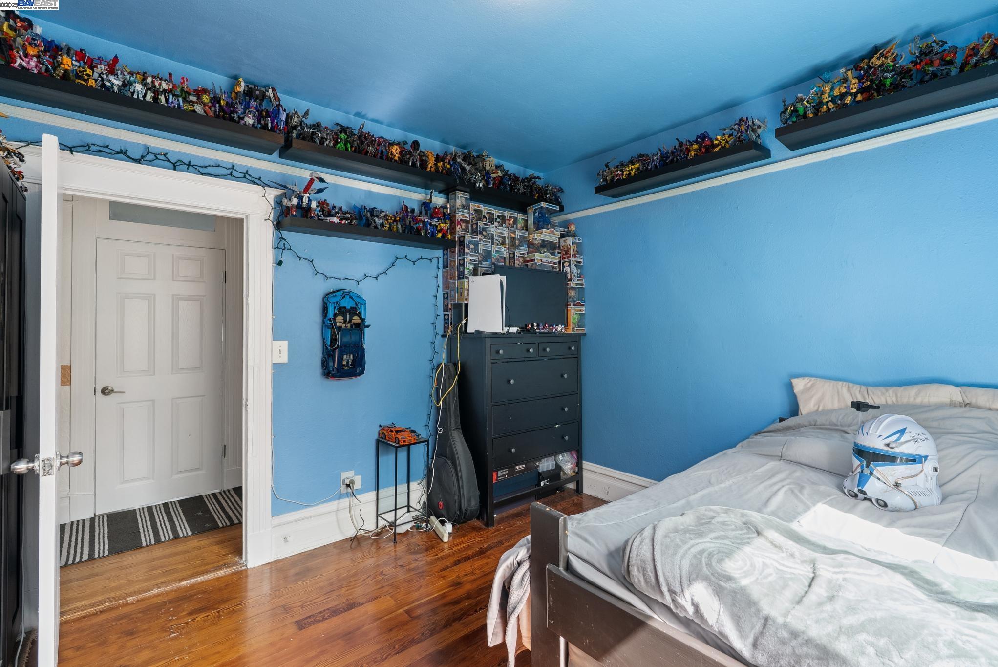 Detail Gallery Image 22 of 56 For 1706 Fairview St, Berkeley,  CA 94703 - 4 Beds | 2 Baths