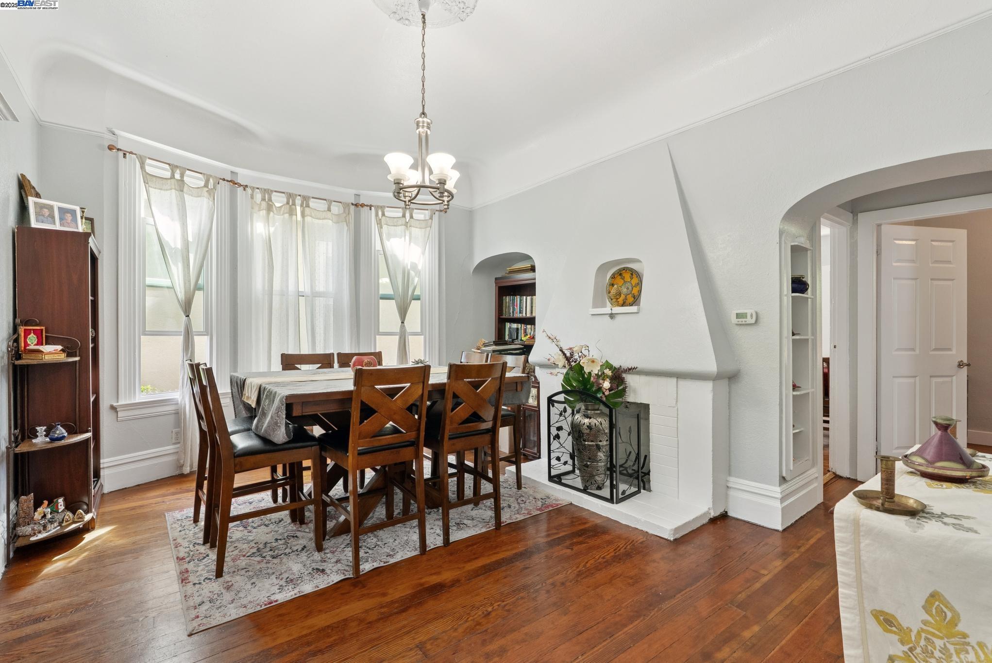 Detail Gallery Image 28 of 56 For 1706 Fairview St, Berkeley,  CA 94703 - 4 Beds | 2 Baths