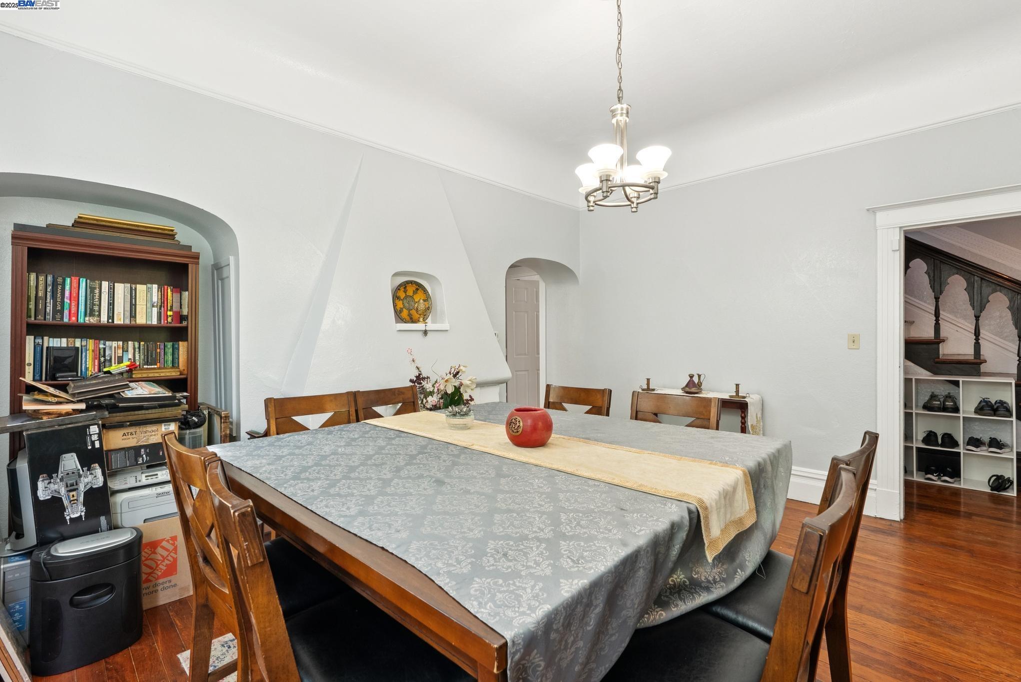 Detail Gallery Image 30 of 56 For 1706 Fairview St, Berkeley,  CA 94703 - 4 Beds | 2 Baths