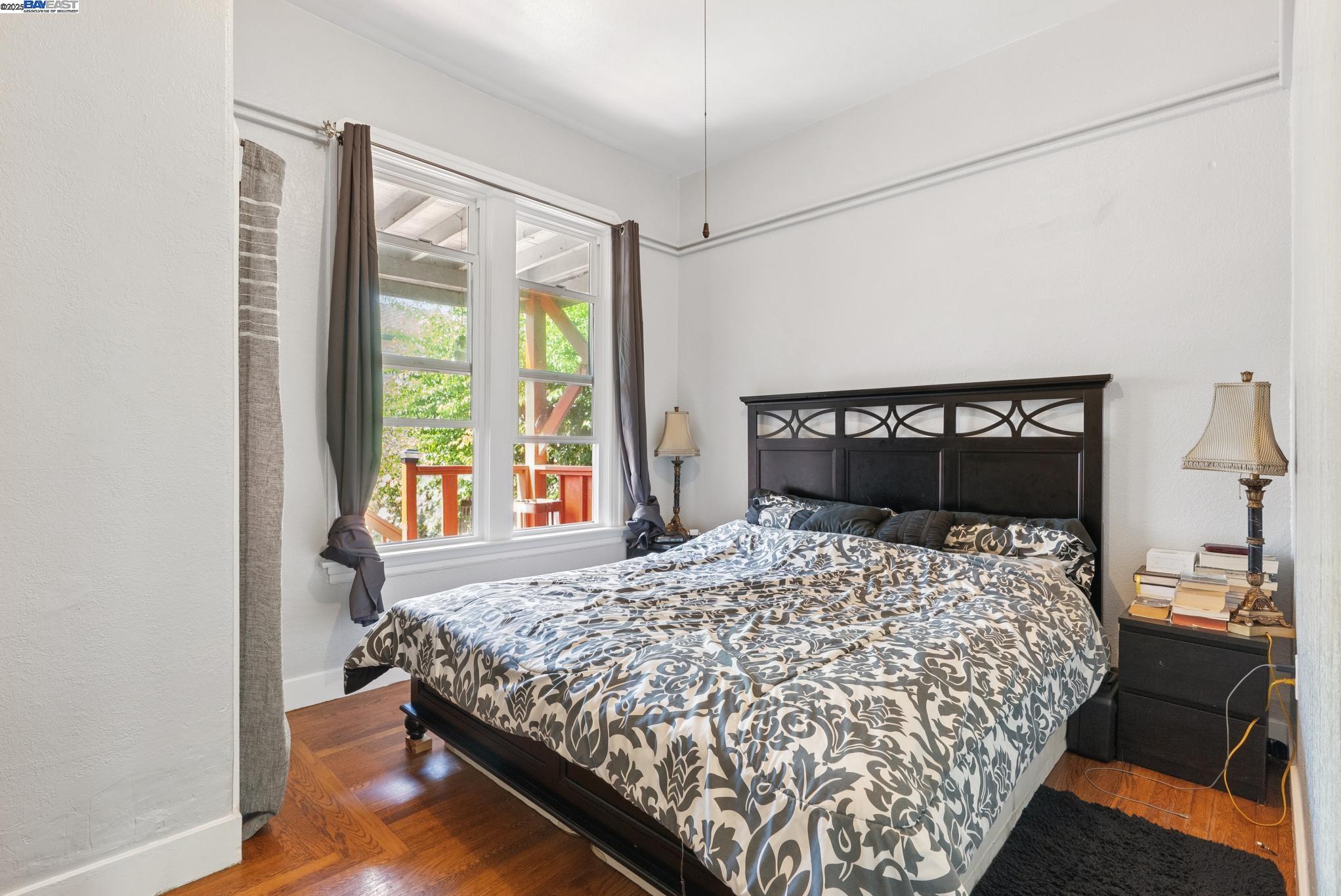 Detail Gallery Image 36 of 56 For 1706 Fairview St, Berkeley,  CA 94703 - 4 Beds | 2 Baths