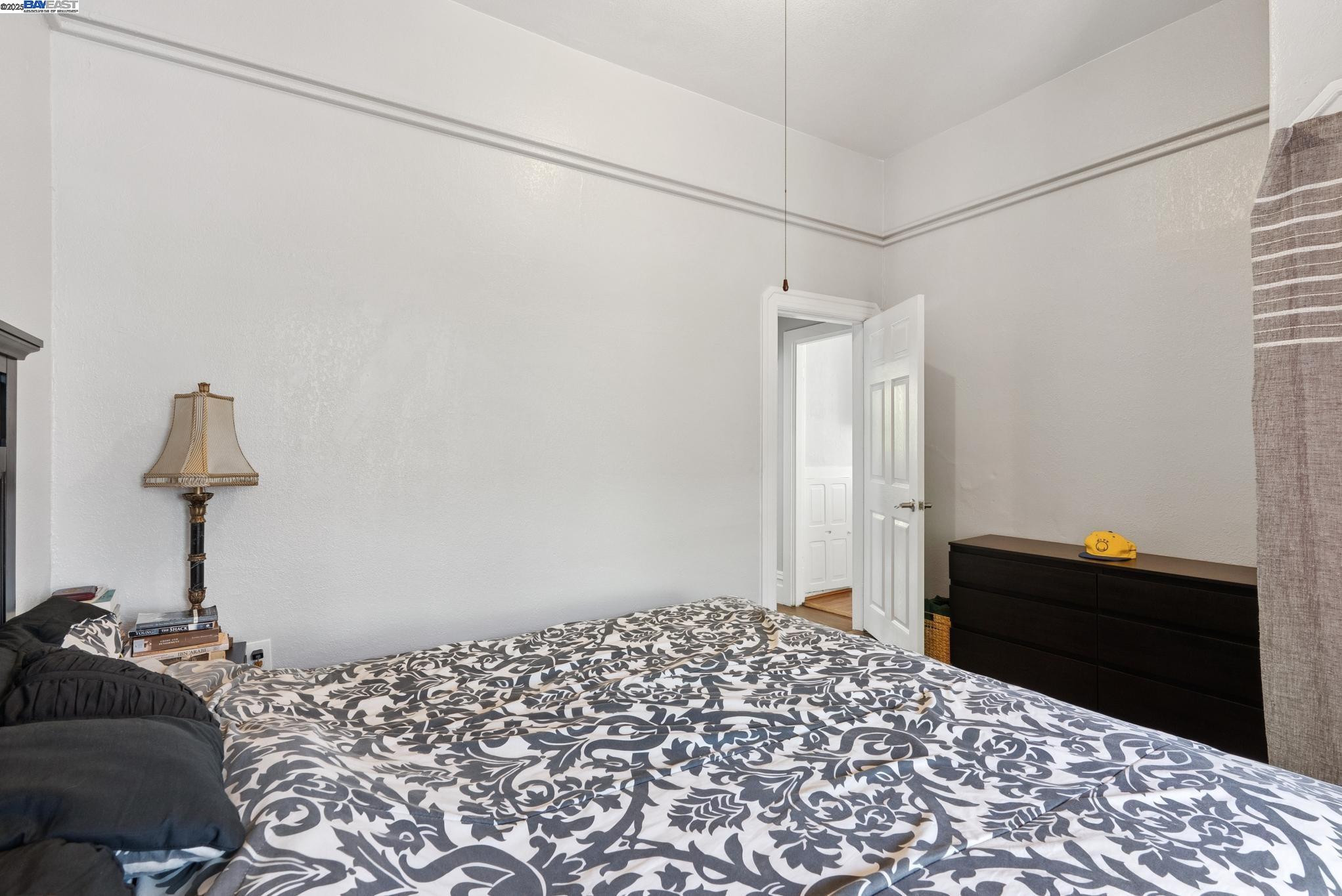 Detail Gallery Image 37 of 56 For 1706 Fairview St, Berkeley,  CA 94703 - 4 Beds | 2 Baths