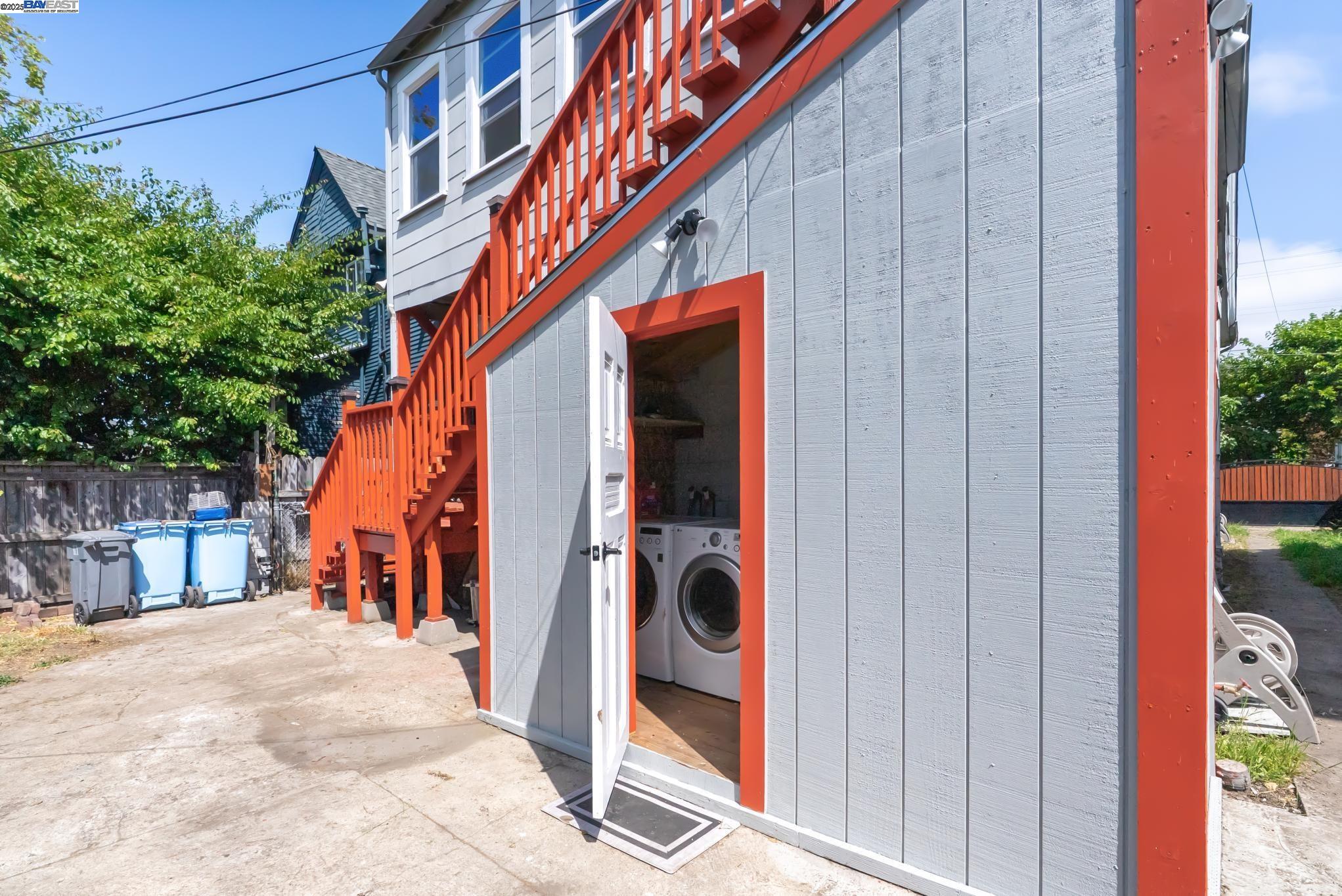 Detail Gallery Image 41 of 56 For 1706 Fairview St, Berkeley,  CA 94703 - 4 Beds | 2 Baths