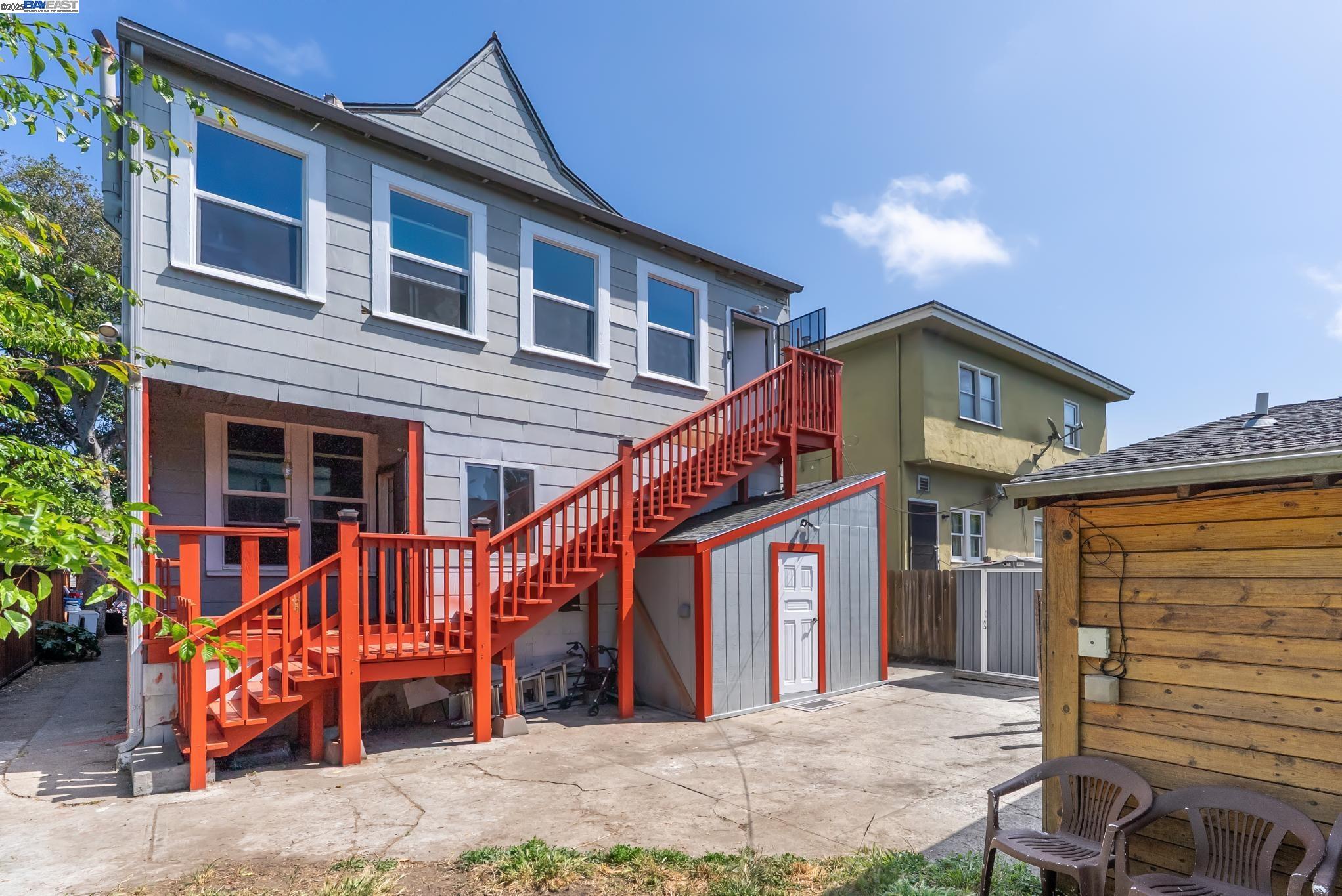 Detail Gallery Image 44 of 56 For 1706 Fairview St, Berkeley,  CA 94703 - 4 Beds | 2 Baths