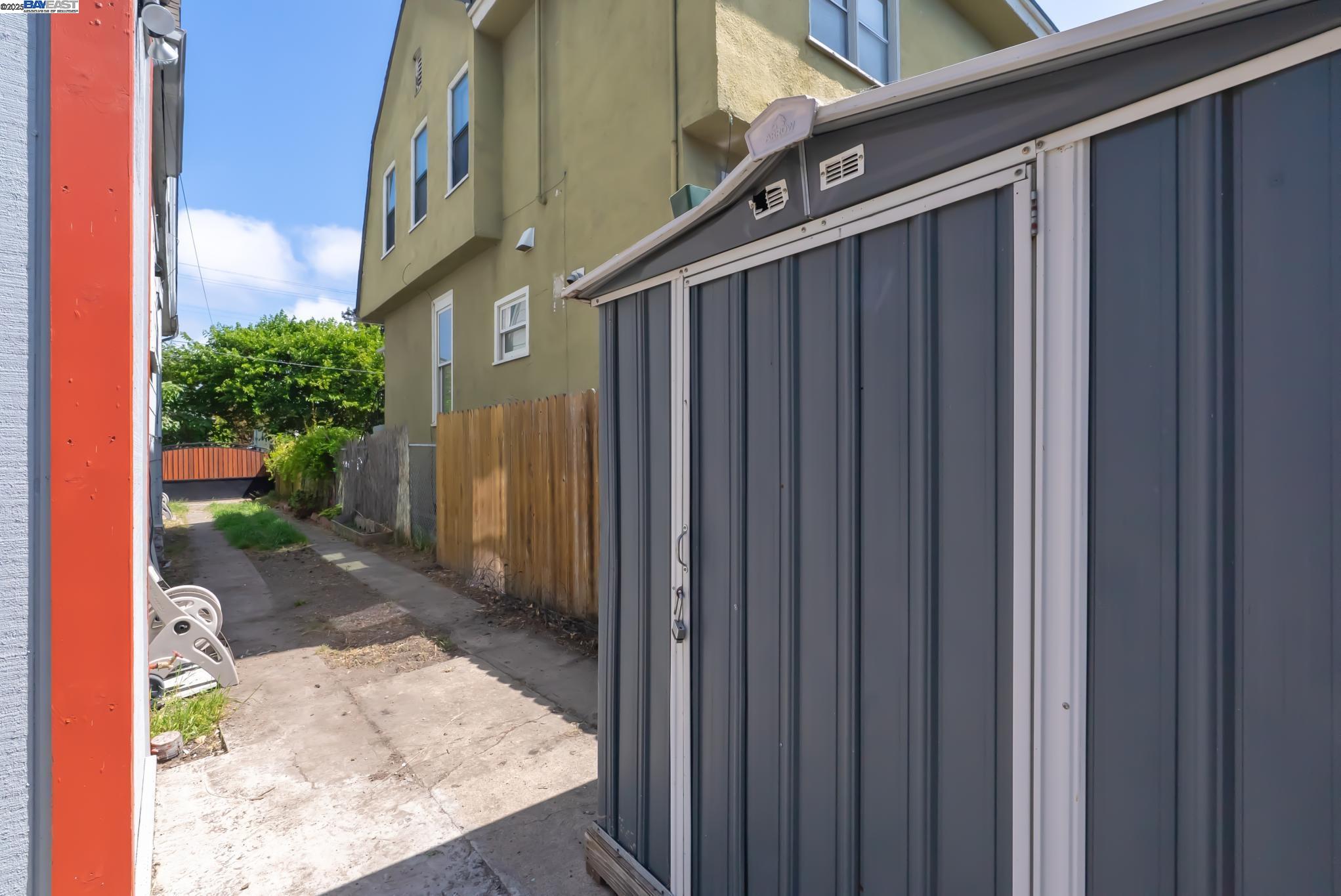 Detail Gallery Image 55 of 56 For 1706 Fairview St, Berkeley,  CA 94703 - 4 Beds | 2 Baths